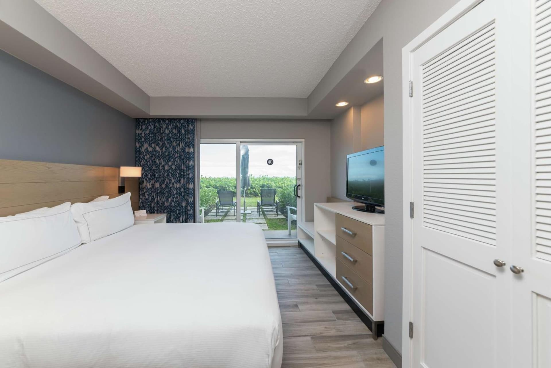 DoubleTree Suites by Hilton Melbourne Beach Oceanfront gallery photo in Melbourne, FL — image 96