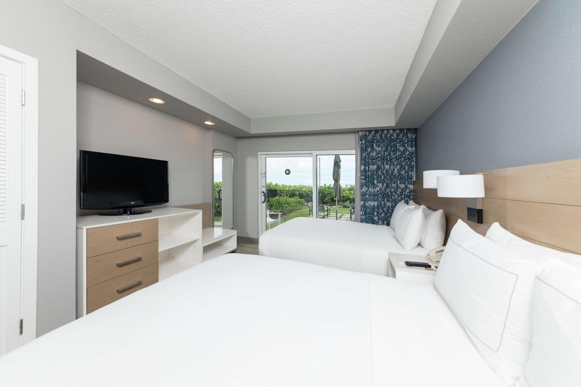 DoubleTree Suites by Hilton Melbourne Beach Oceanfront gallery photo in Melbourne, FL — image 68