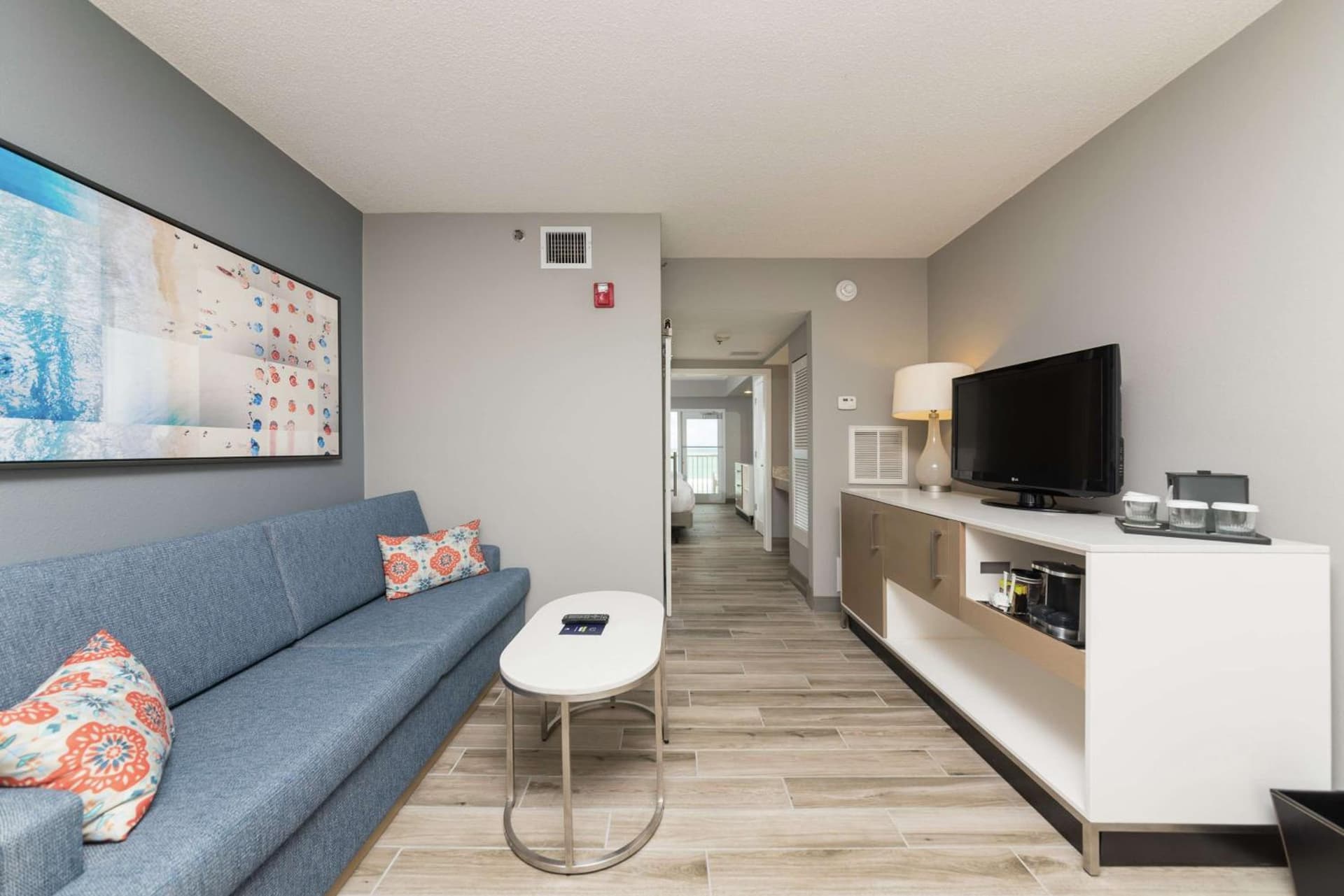 DoubleTree Suites by Hilton Melbourne Beach Oceanfront interior in Melbourne, FL — gallery photo 2