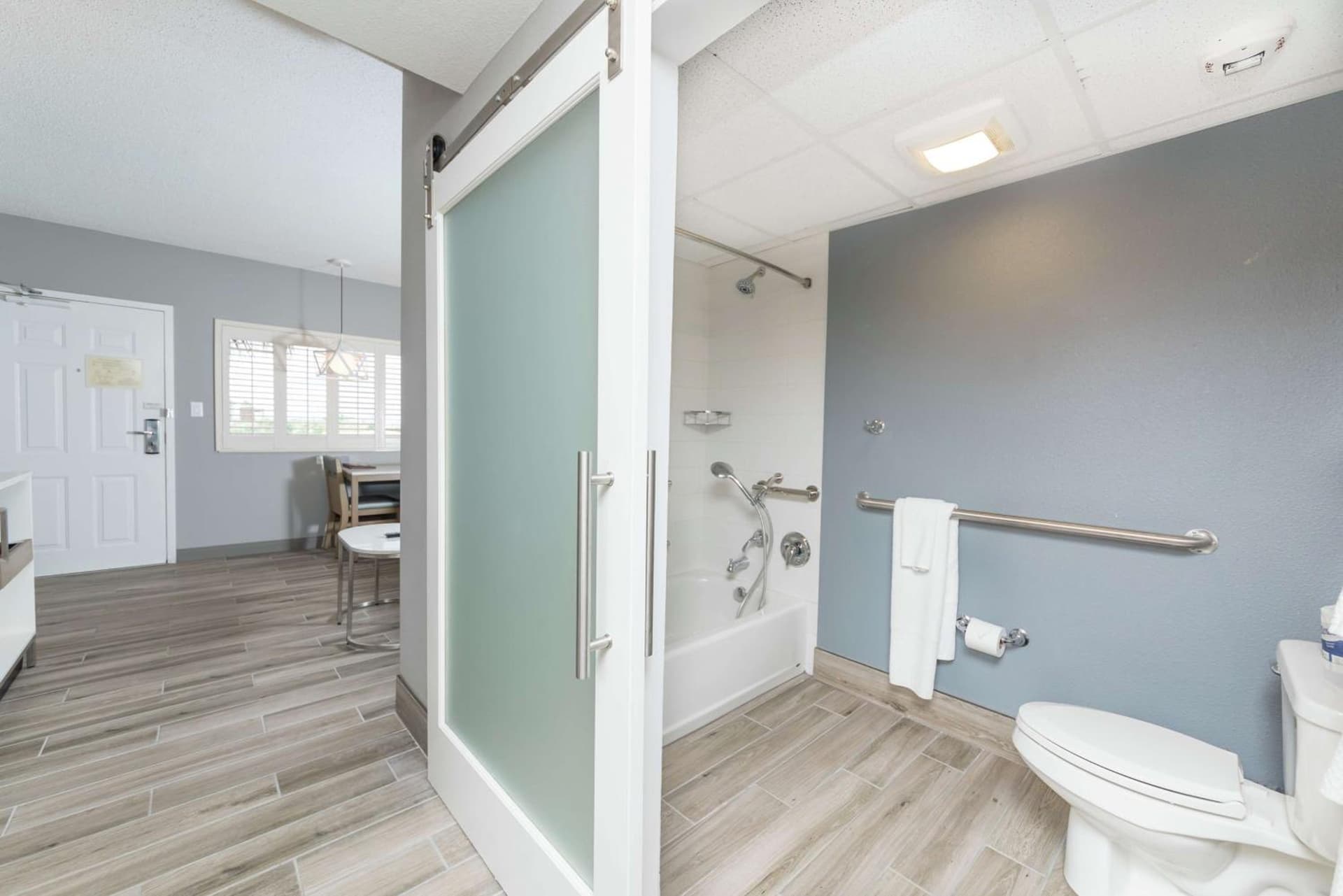 DoubleTree Suites by Hilton Melbourne Beach Oceanfront gallery photo in Melbourne, FL — image 130