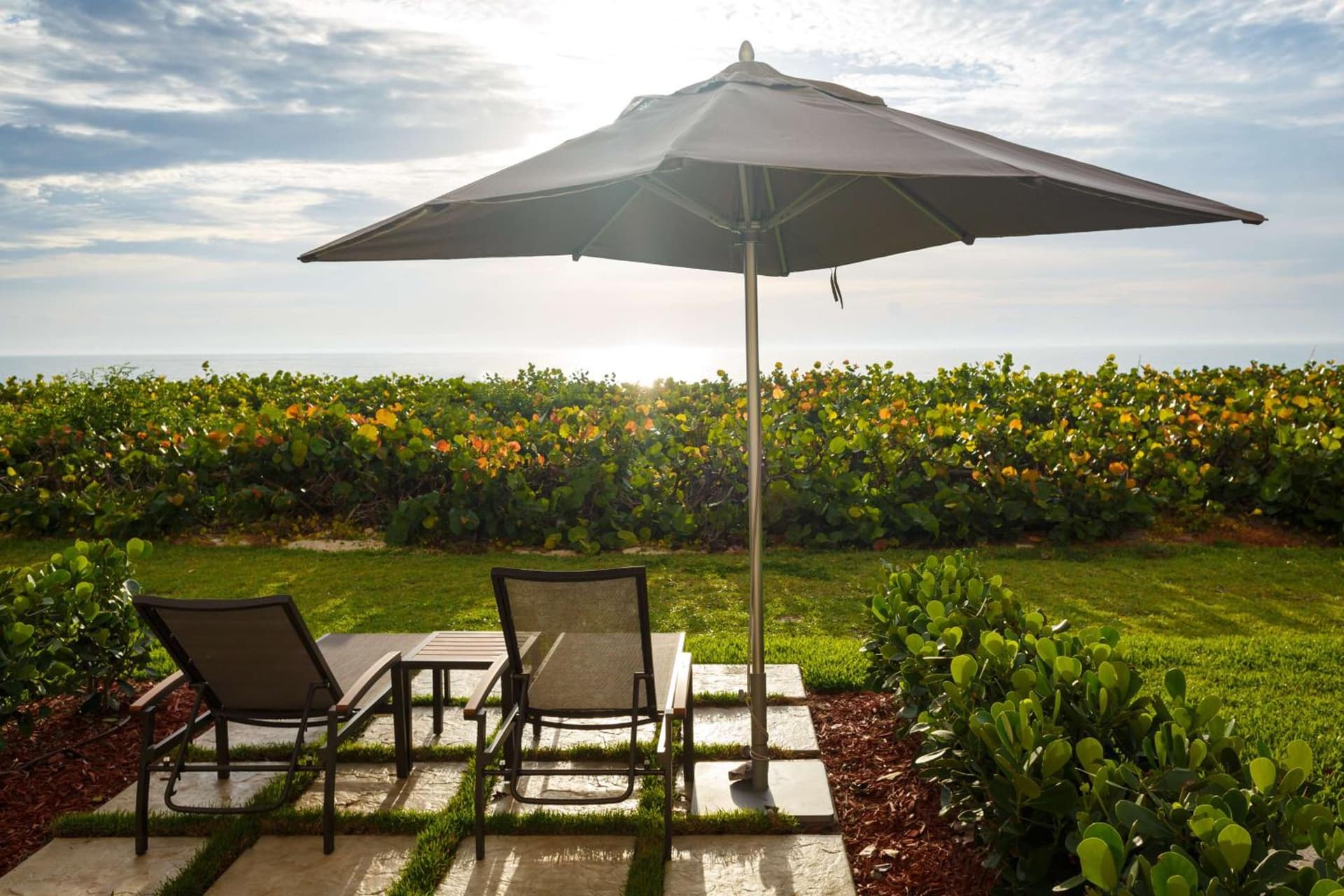 DoubleTree Suites by Hilton Melbourne Beach Oceanfront gallery photo in Melbourne, FL — image 101