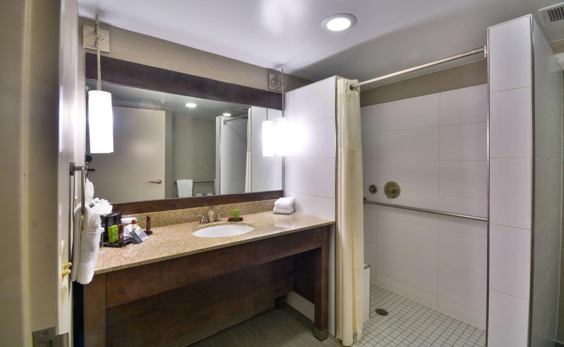 Embassy Suites by Hilton Denver Central Park gallery photo in Denver, CO — image 23