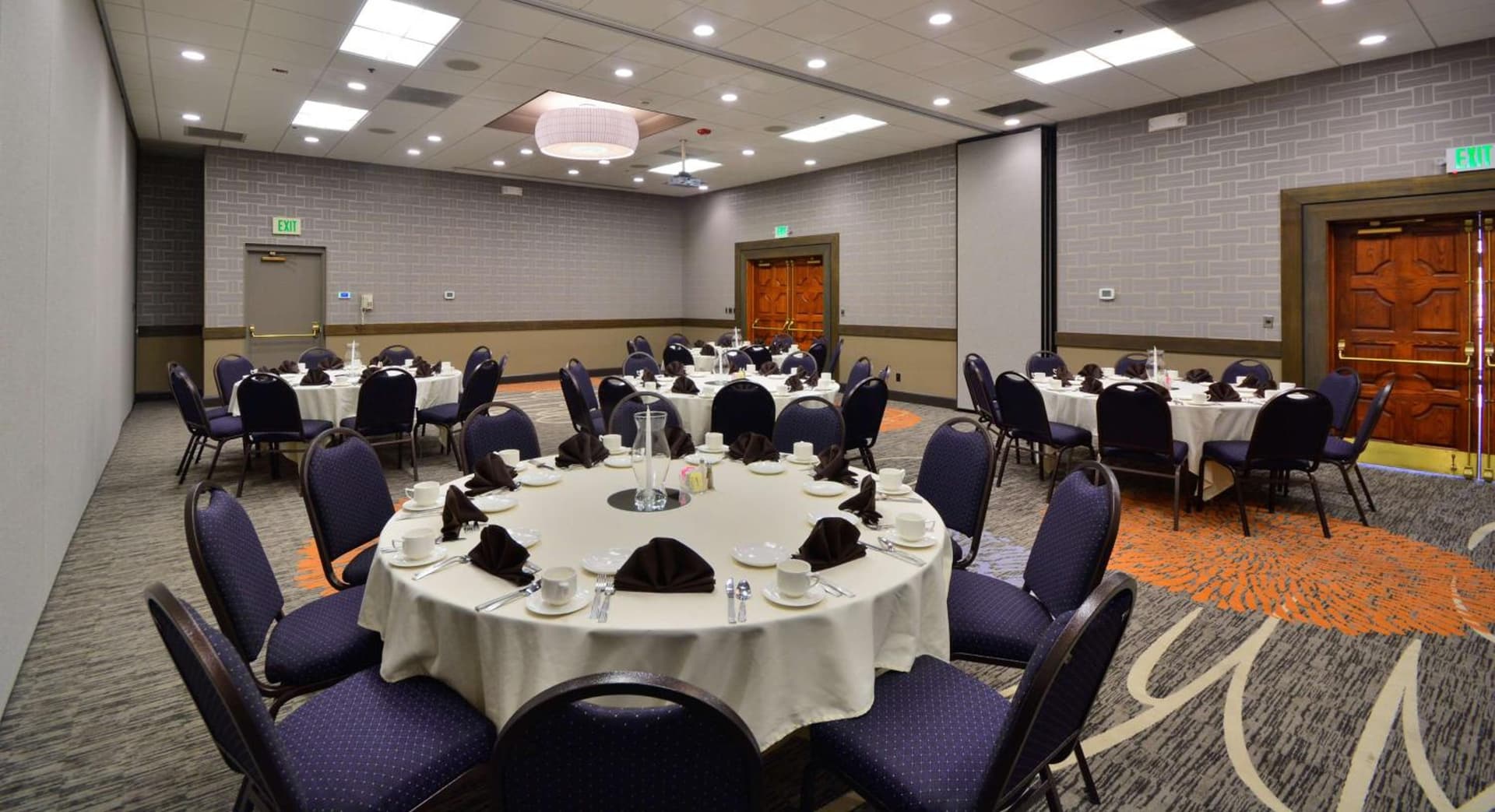 Embassy Suites by Hilton Denver Central Park gallery photo in Denver, CO — image 30