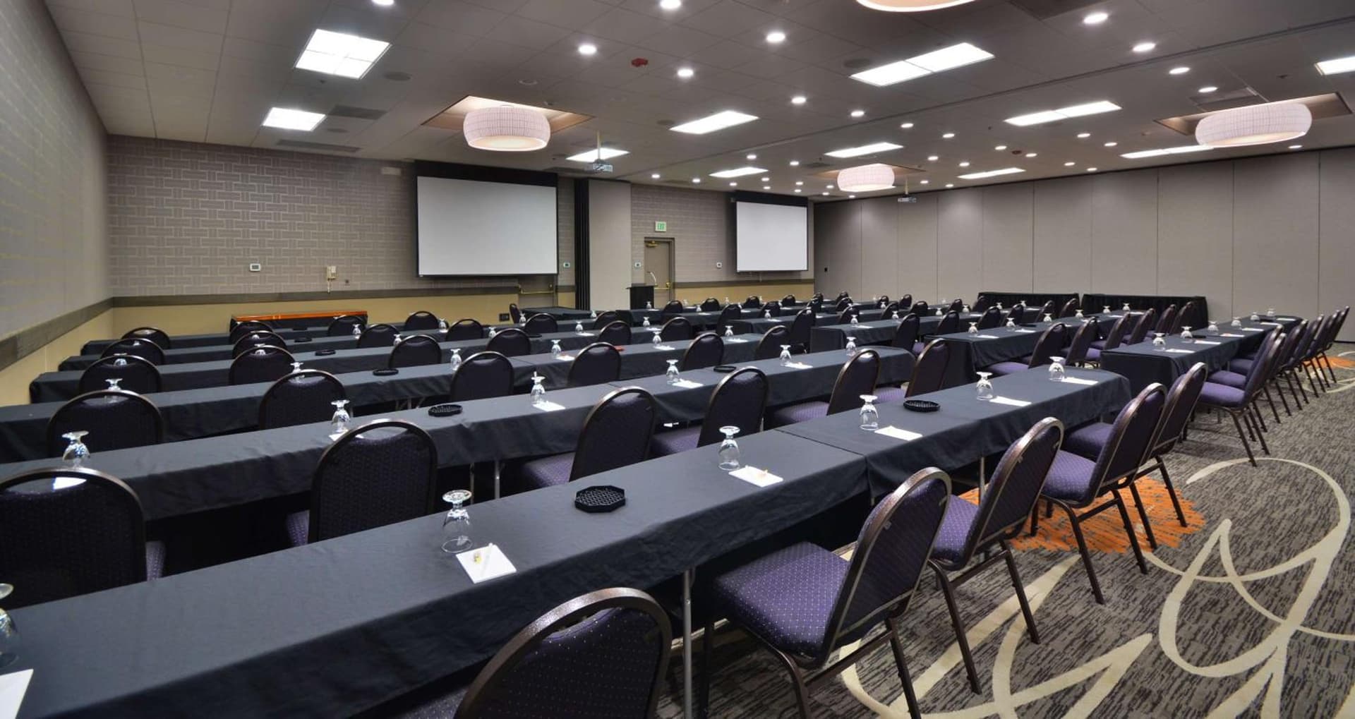 Embassy Suites by Hilton Denver Central Park gallery photo in Denver, CO — image 9