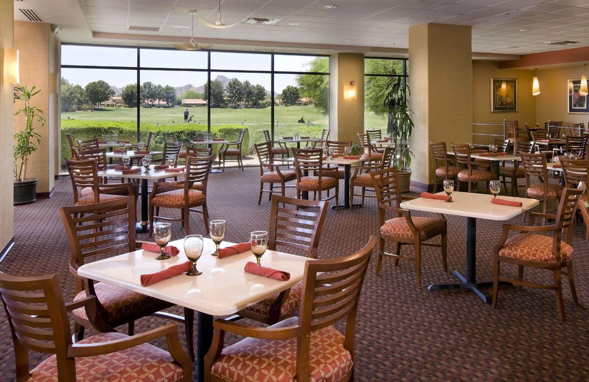 Embassy Suites by Hilton Phoenix Scottsdale gallery photo in Phoenix, AZ — image 34