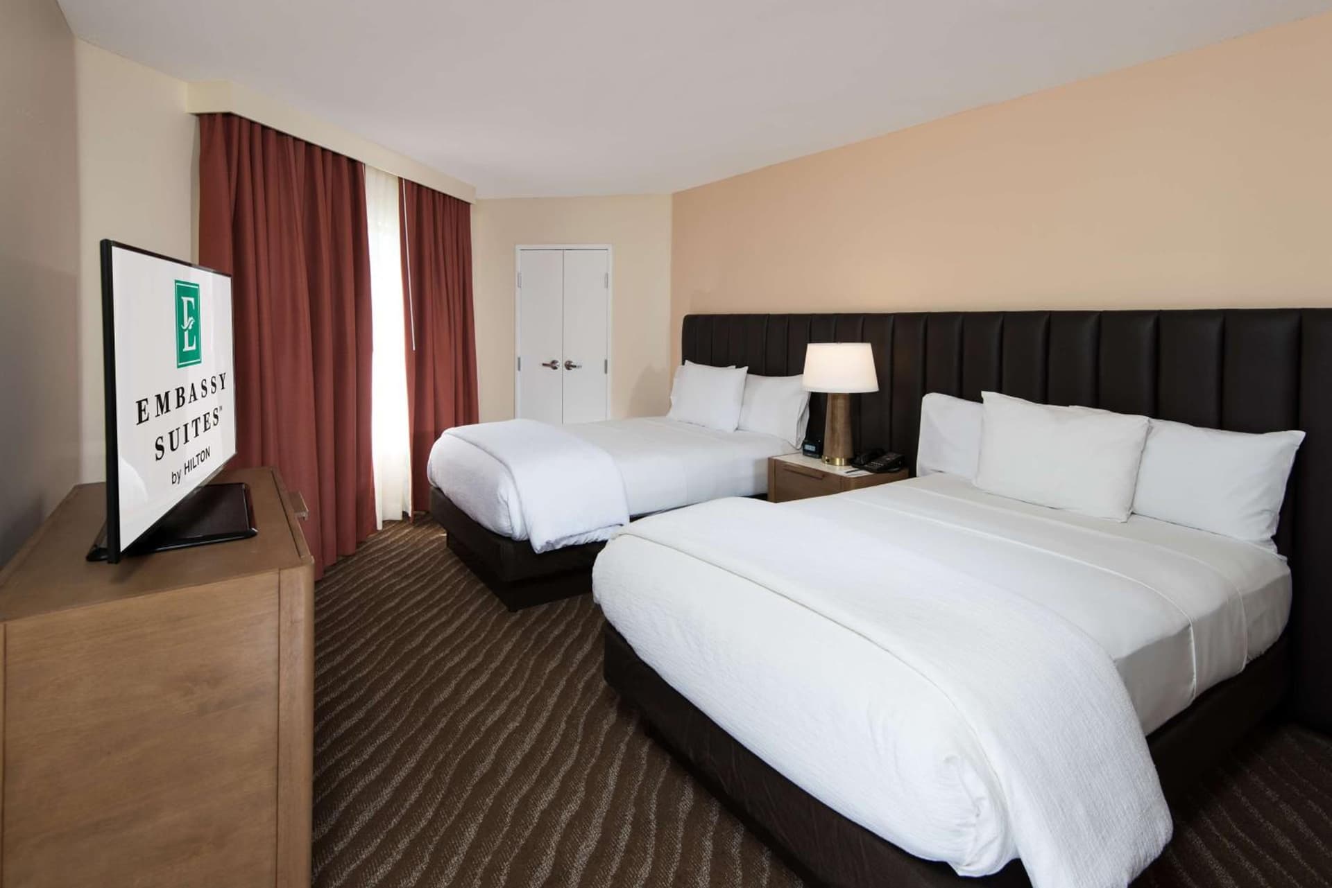 Embassy Suites by Hilton Phoenix Scottsdale gallery photo in Phoenix, AZ — image 10
