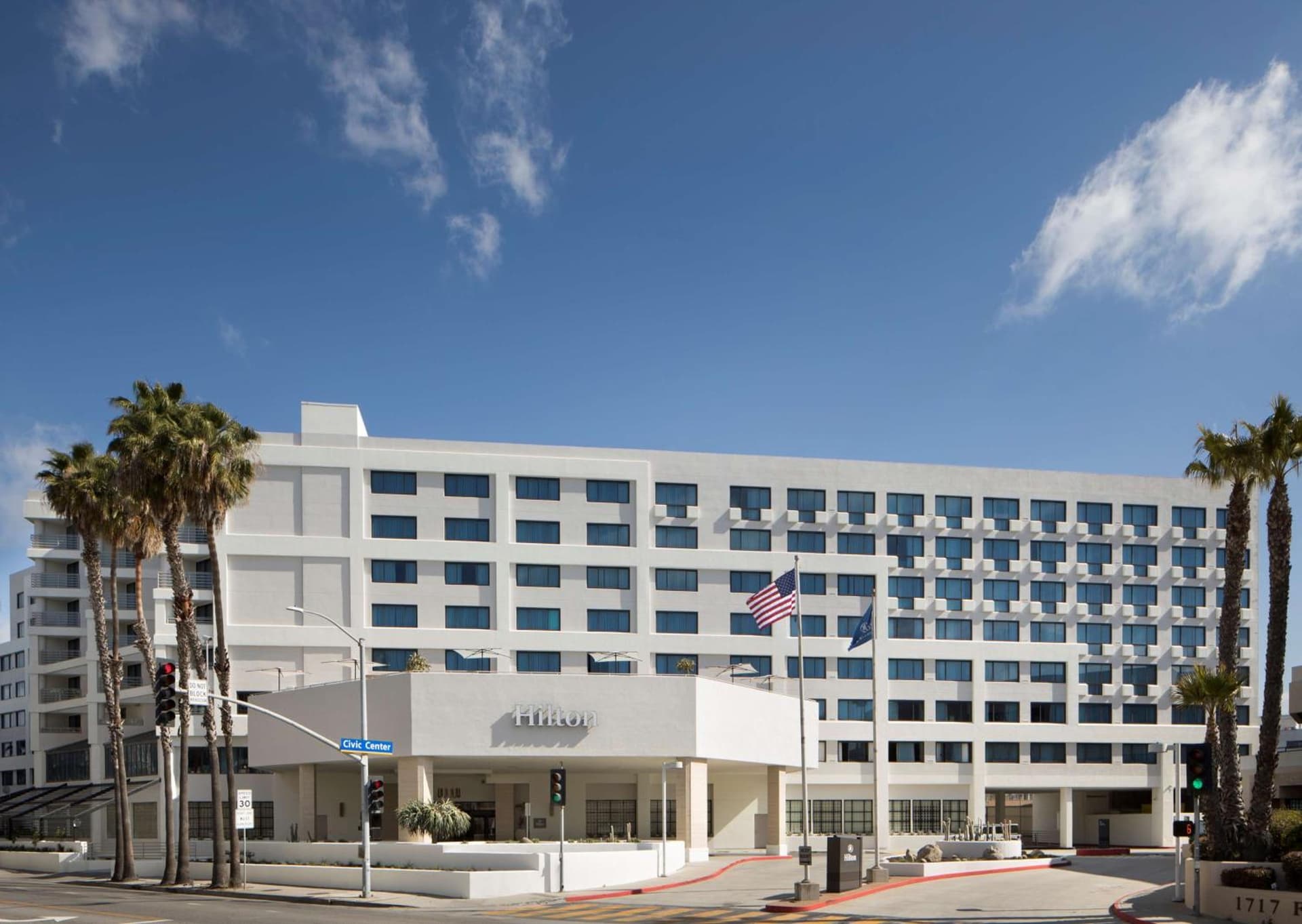 Hilton Santa Monica interior in Los Angeles, CA — gallery photo 2