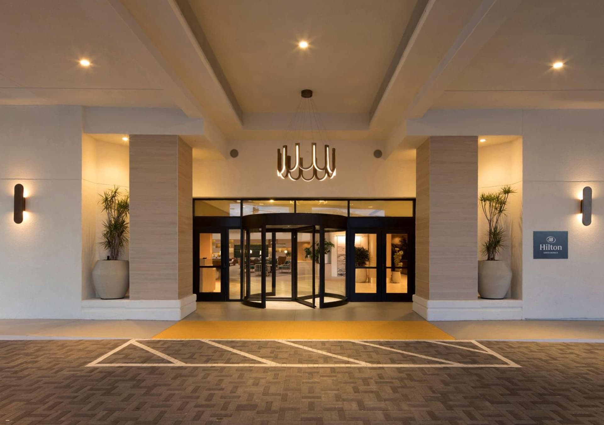Hilton Santa Monica property views in Los Angeles, CA — gallery photo 3