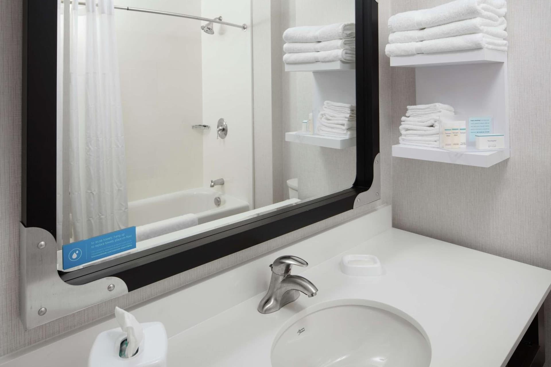 Hampton Inn & Suites Teaneck/Glenpointe gallery photo in Teaneck — image 29
