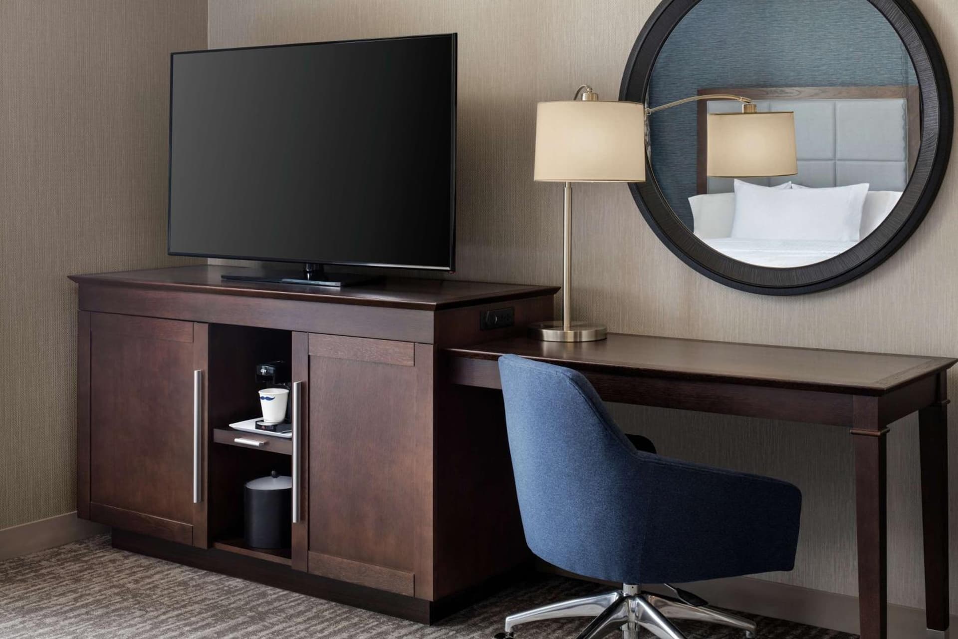 Hampton Inn & Suites Teaneck/Glenpointe gallery photo in Teaneck — image 28