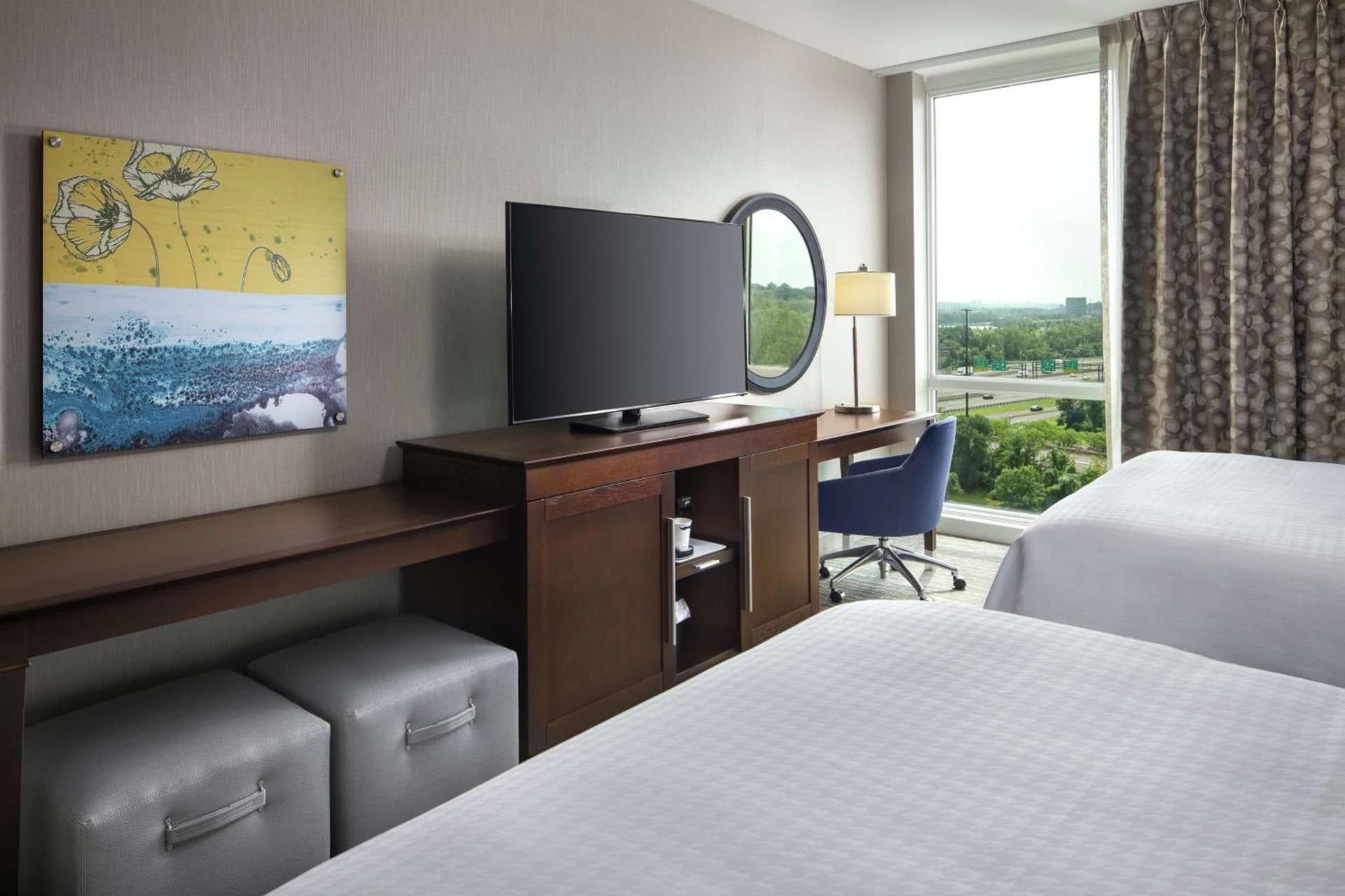 Hampton Inn & Suites Teaneck/Glenpointe gallery photo in Teaneck — image 12