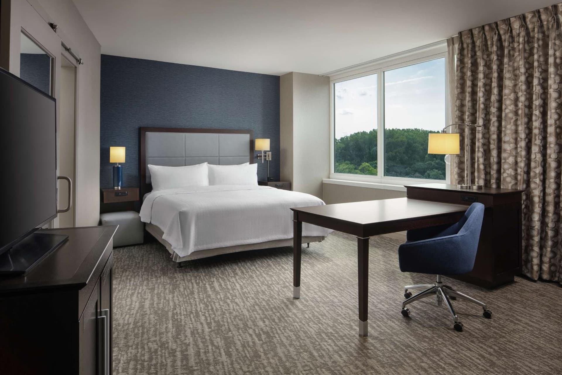 Hampton Inn & Suites Teaneck/Glenpointe gallery photo in Teaneck — image 19