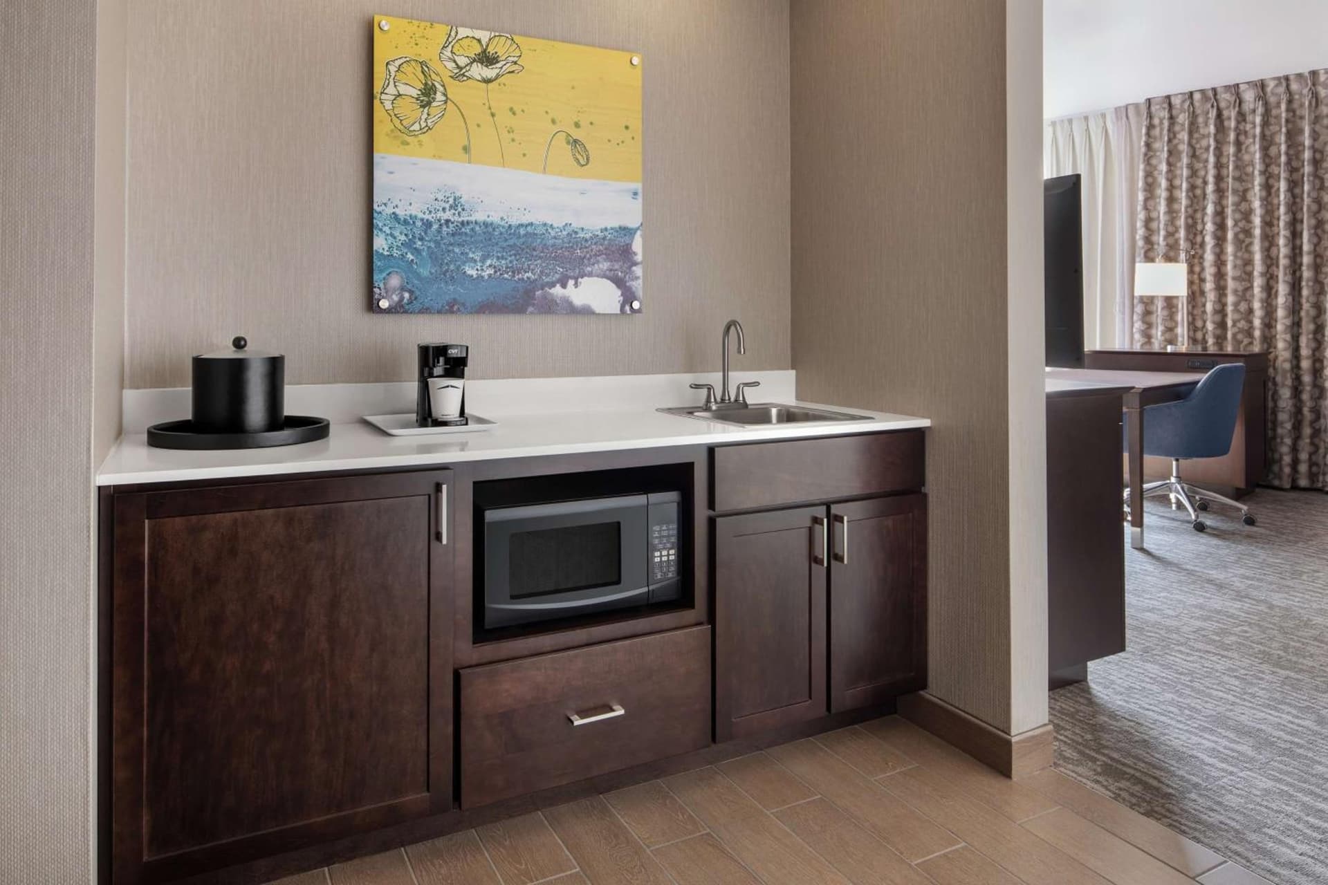 Hampton Inn & Suites Teaneck/Glenpointe gallery photo in Teaneck — image 5