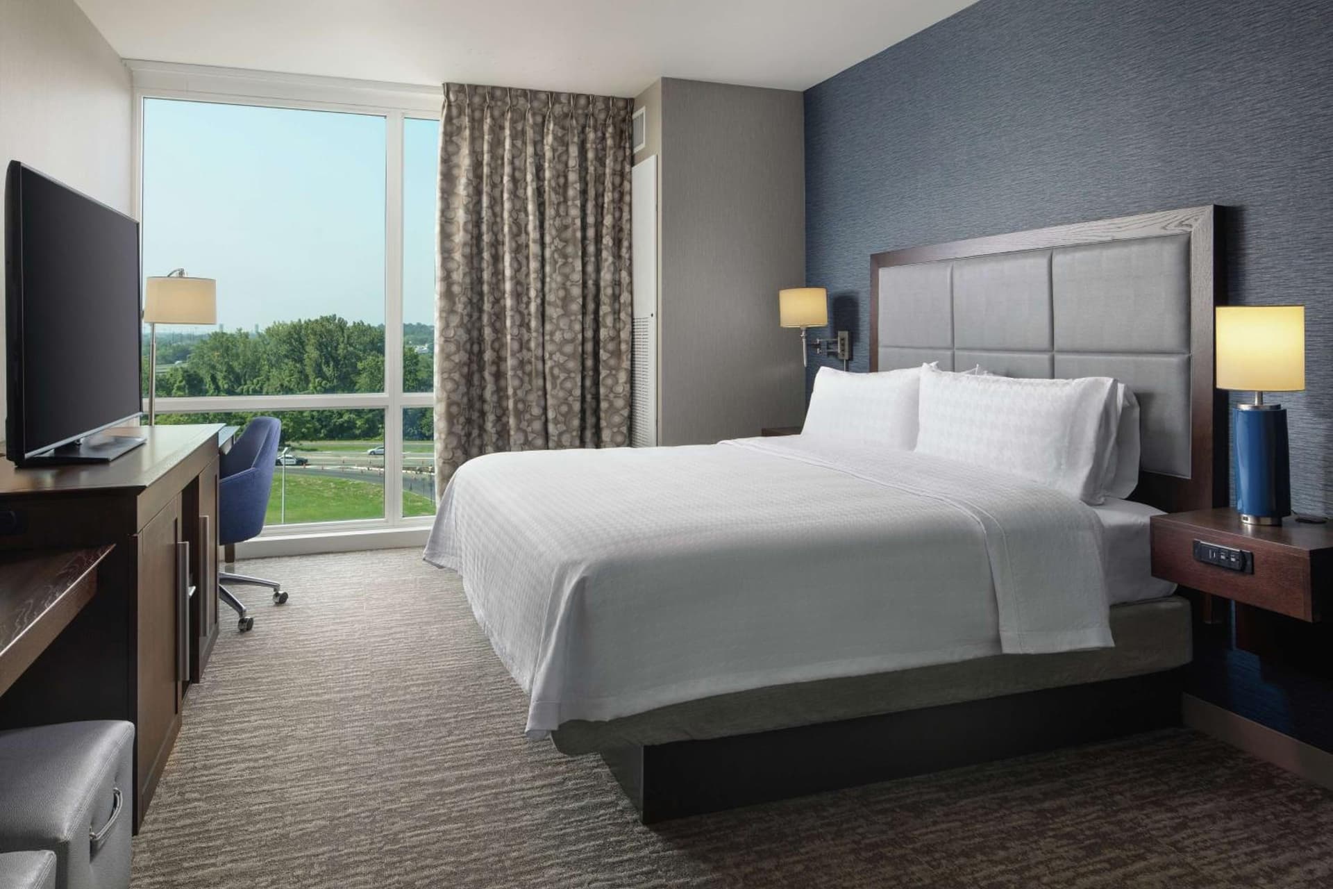 Hampton Inn & Suites Teaneck/Glenpointe gallery photo in Teaneck — image 23