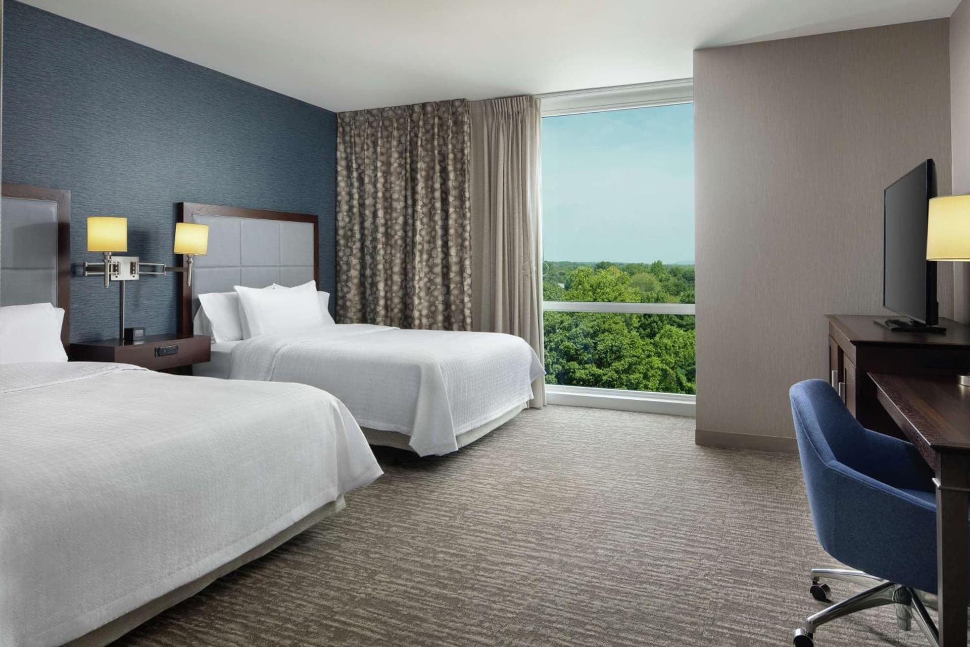 Hampton Inn & Suites Teaneck/Glenpointe gallery photo in Teaneck — image 10