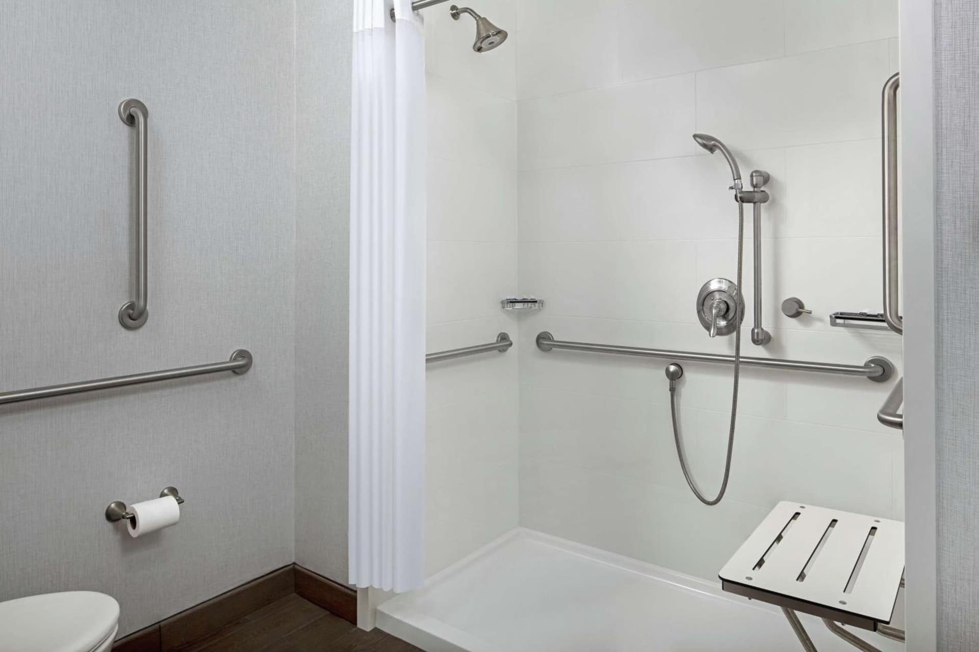 Hampton Inn & Suites Teaneck/Glenpointe gallery photo in Teaneck — image 33