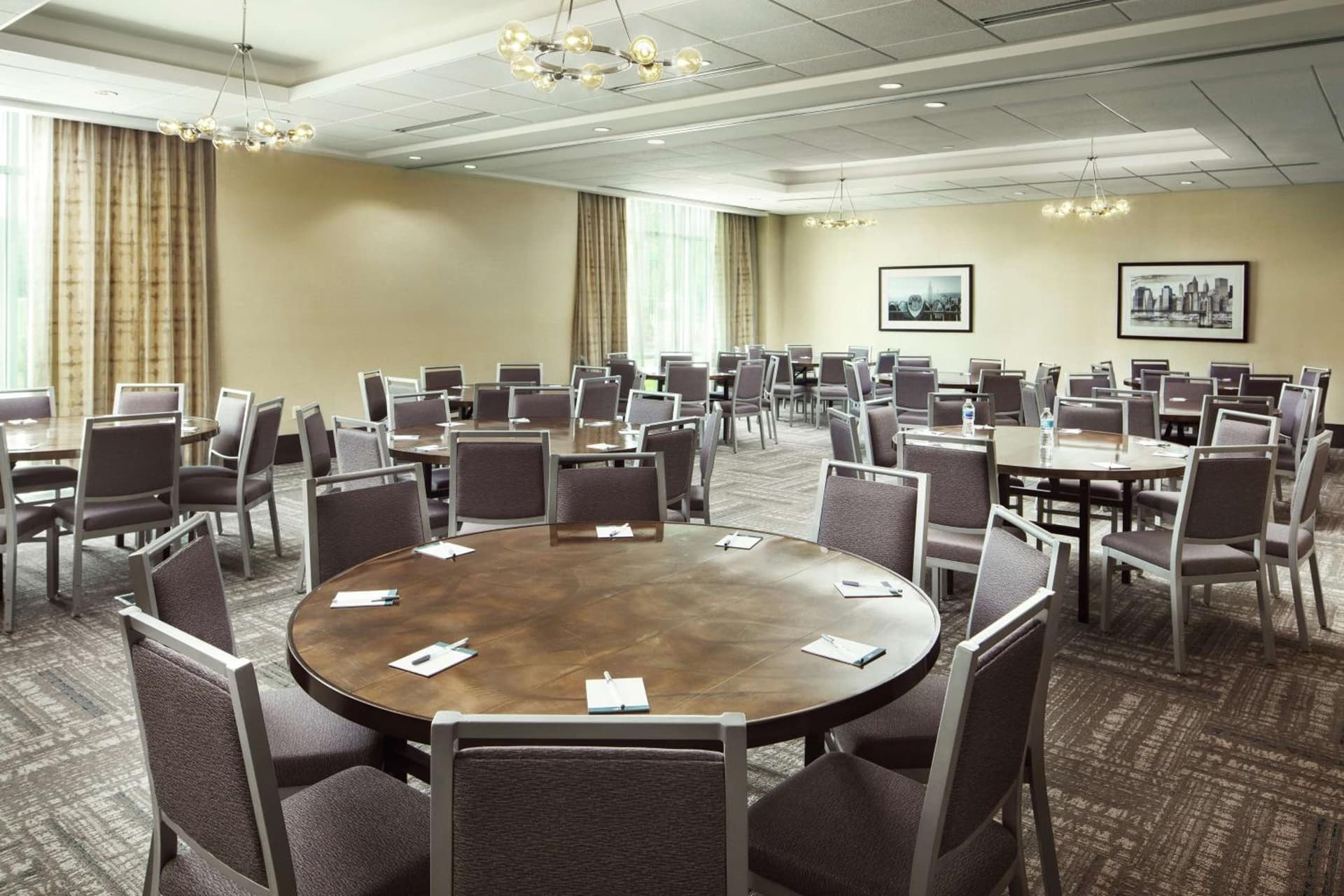 Hampton Inn & Suites Teaneck/Glenpointe gallery photo in Teaneck — image 17