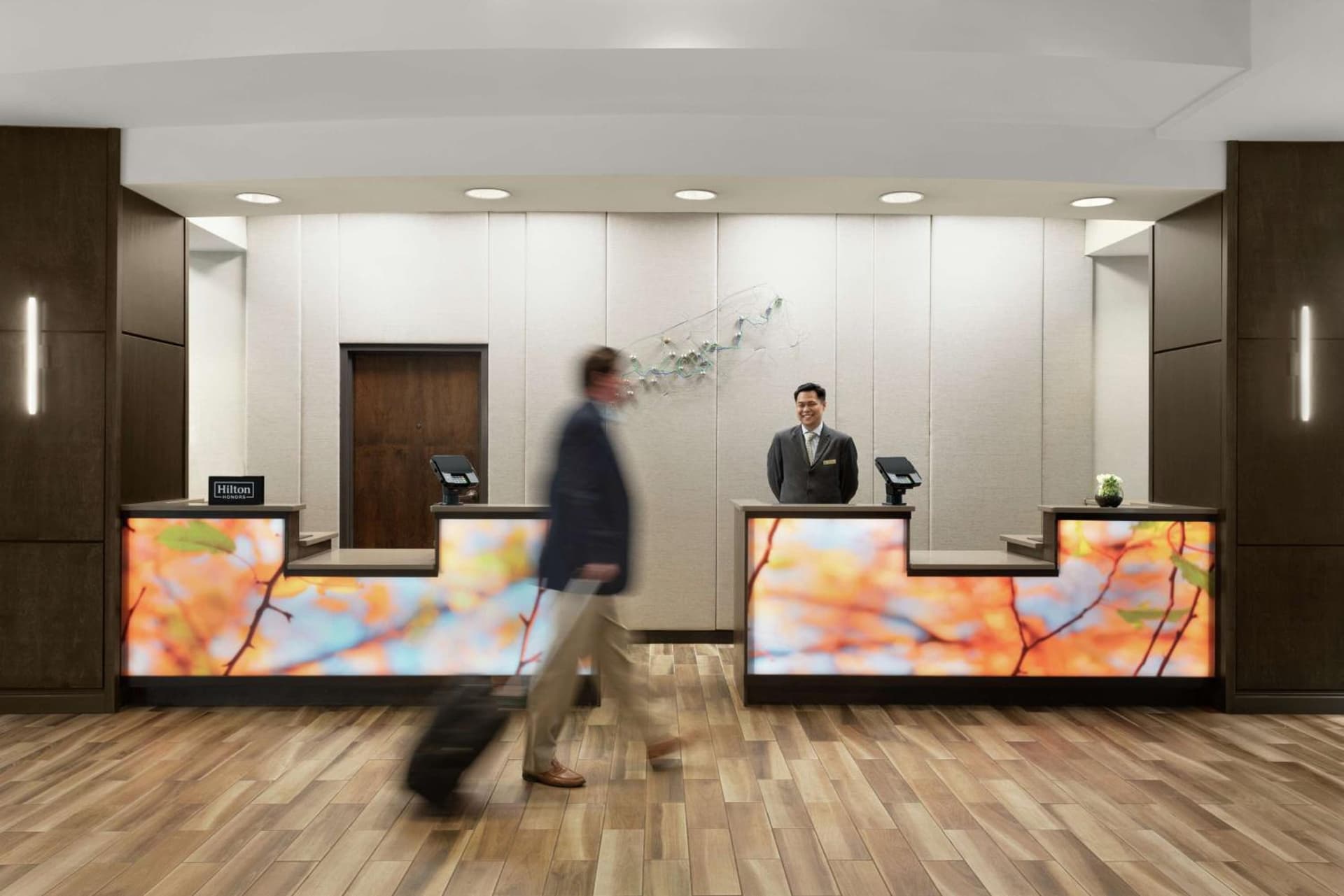 Embassy Suites by Hilton Atlanta Alpharetta gallery photo in Alpharetta, GA — image 5