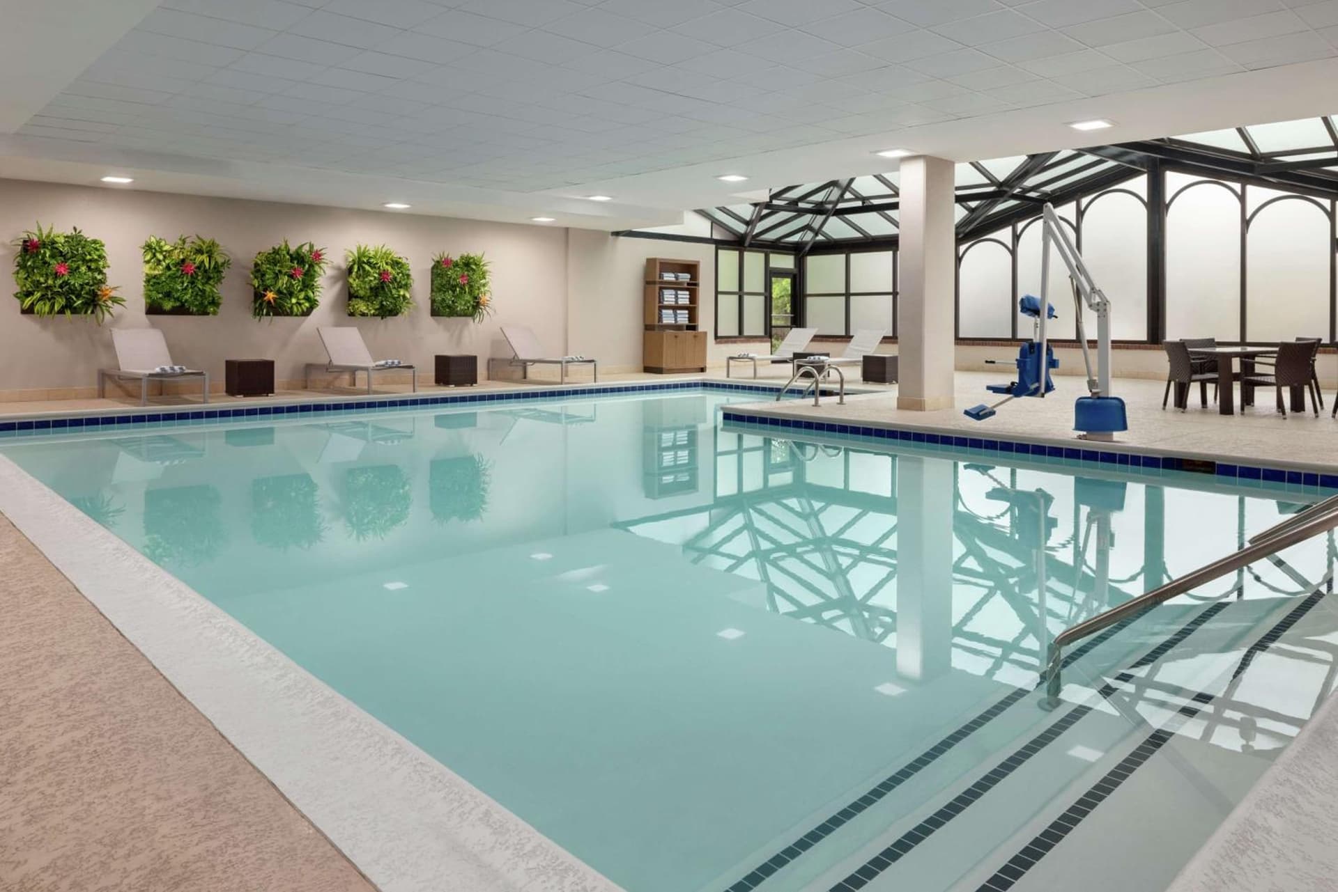 Embassy Suites by Hilton Atlanta Alpharetta interior in Alpharetta, GA — gallery photo 2