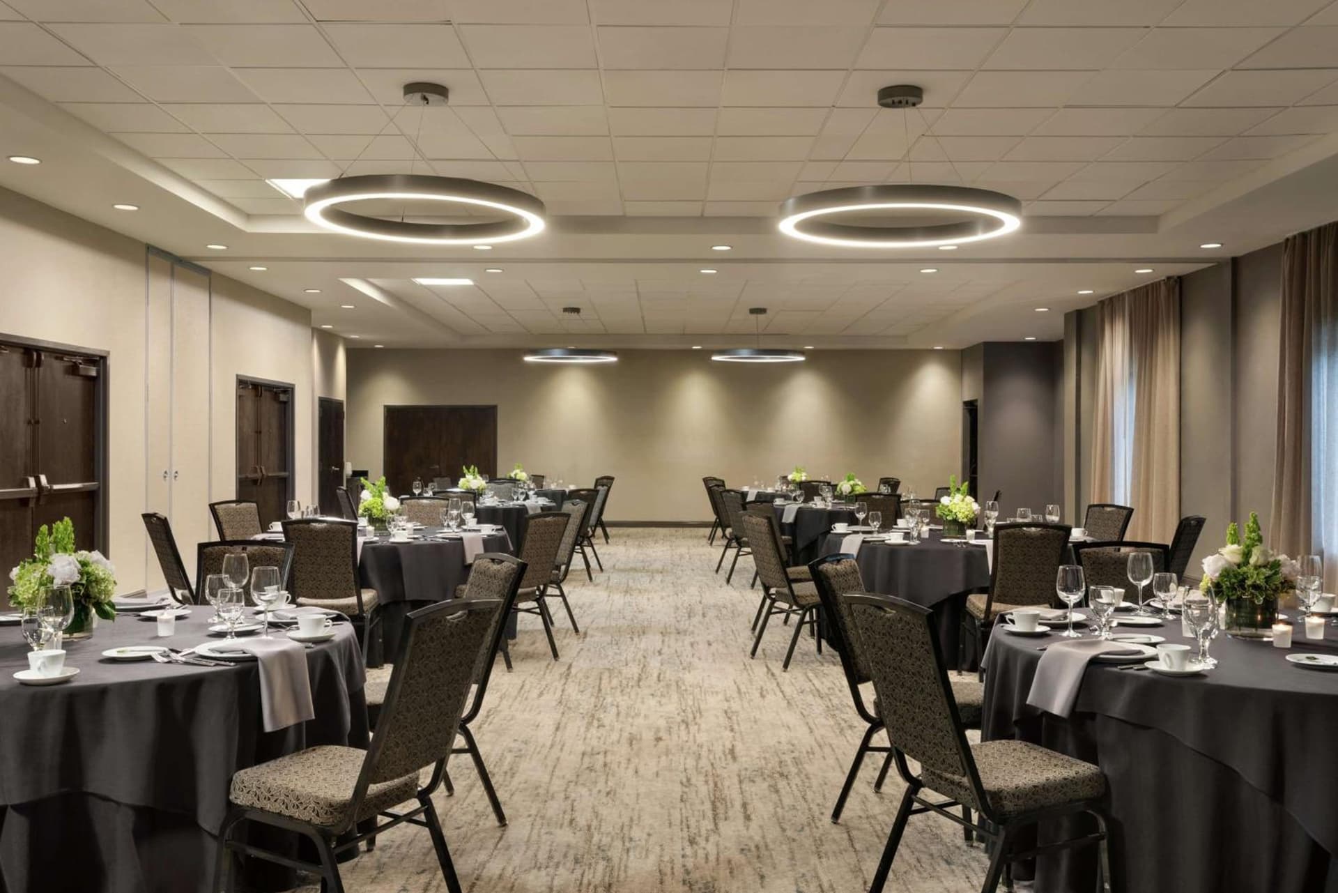 Embassy Suites by Hilton Atlanta Alpharetta gallery photo in Alpharetta, GA — image 24