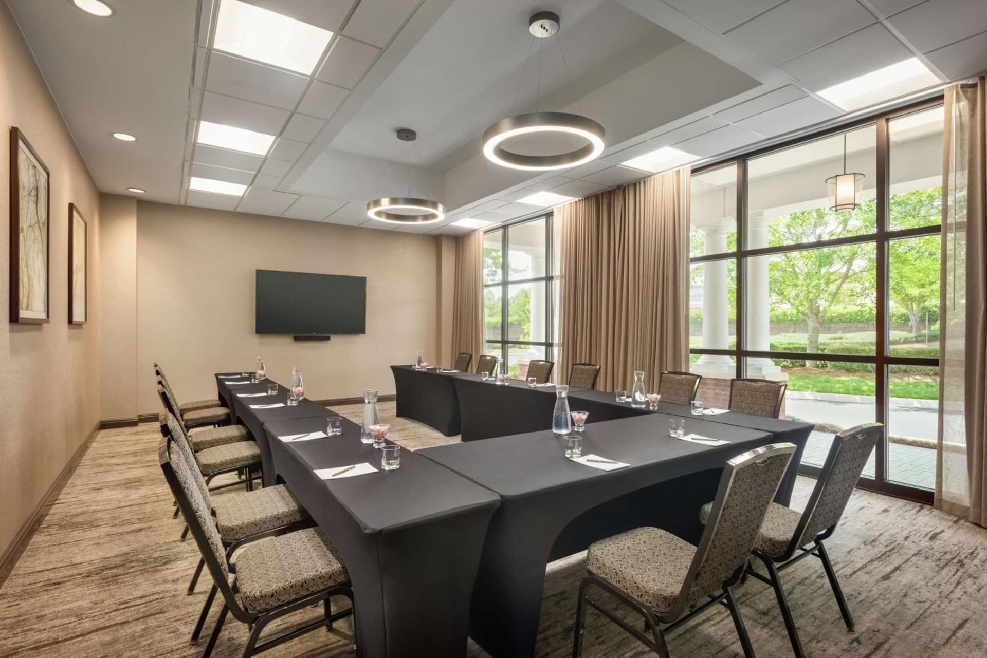 Embassy Suites by Hilton Atlanta Alpharetta gallery photo in Alpharetta, GA — image 28