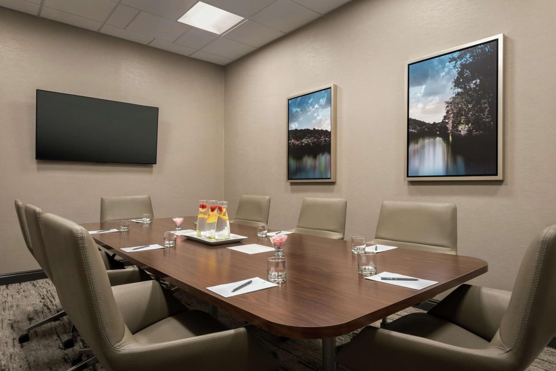 Embassy Suites by Hilton Atlanta Alpharetta gallery photo in Alpharetta, GA — image 14