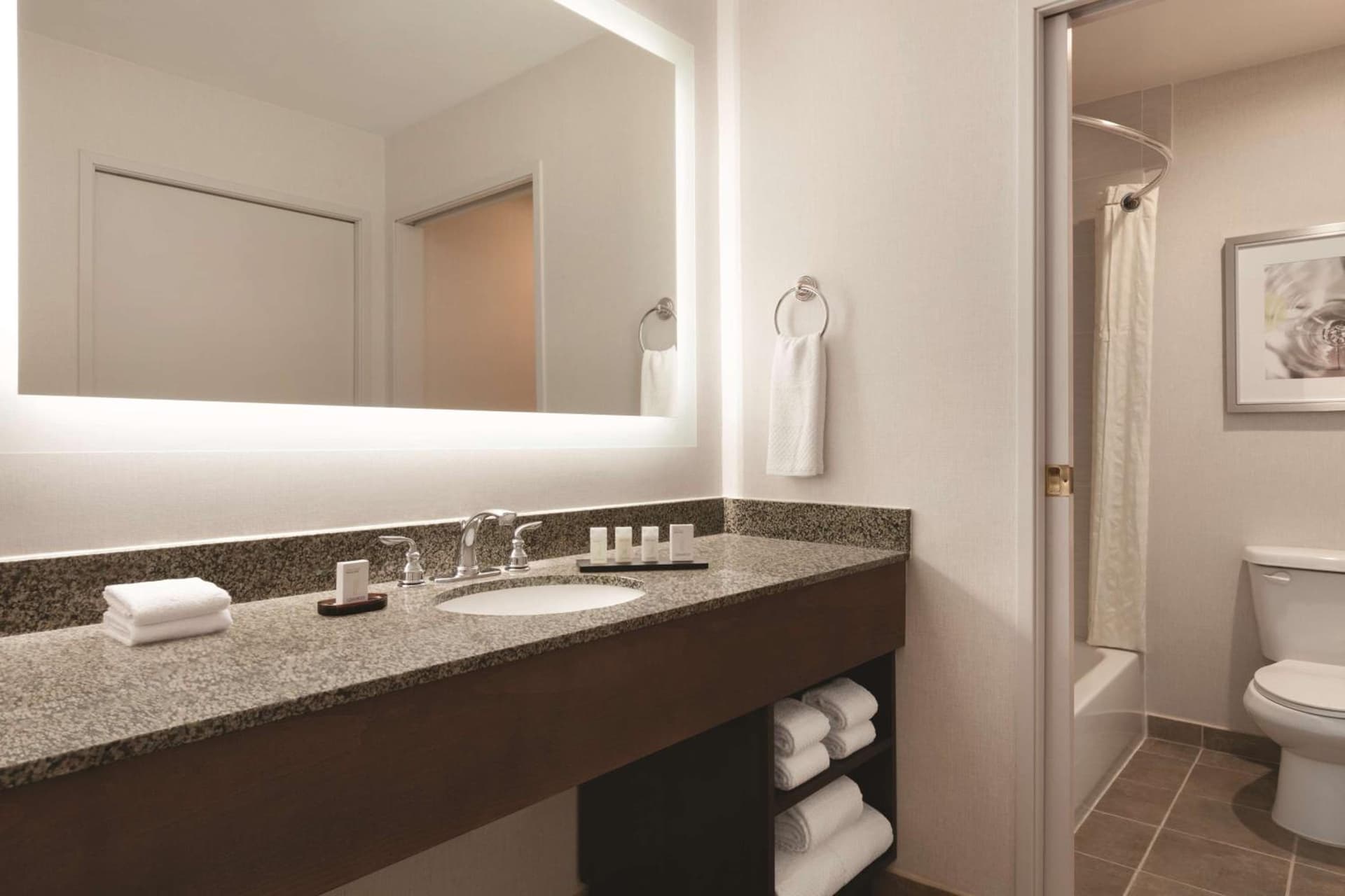 Embassy Suites by Hilton Temecula Valley Wine Country gallery photo in Temecula, CA — image 24