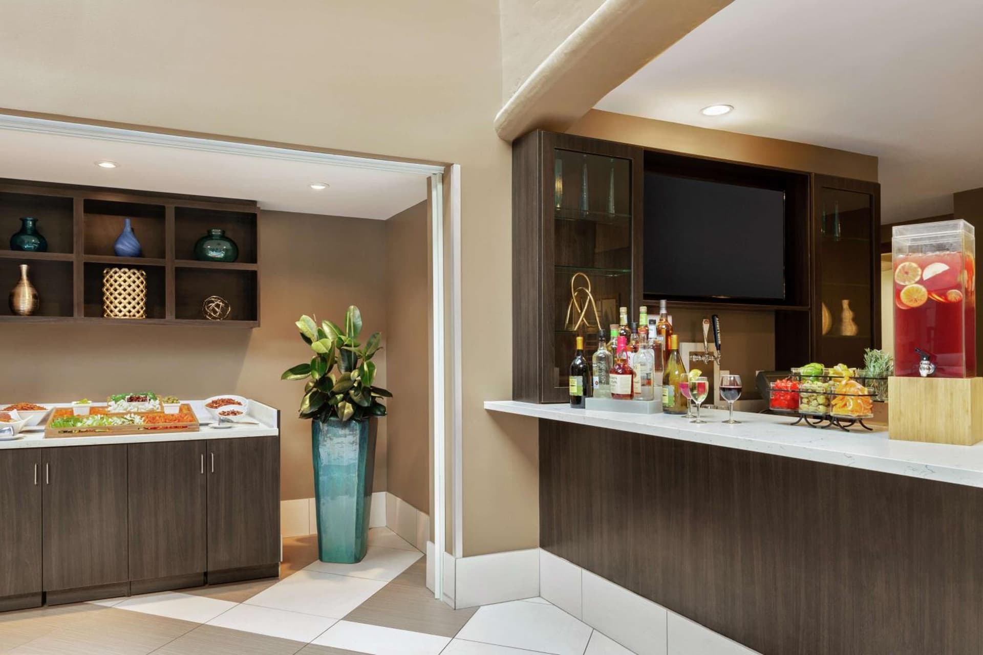 Embassy Suites by Hilton Arcadia-Pasadena Area gallery photo in Arcadia, CA — image 11