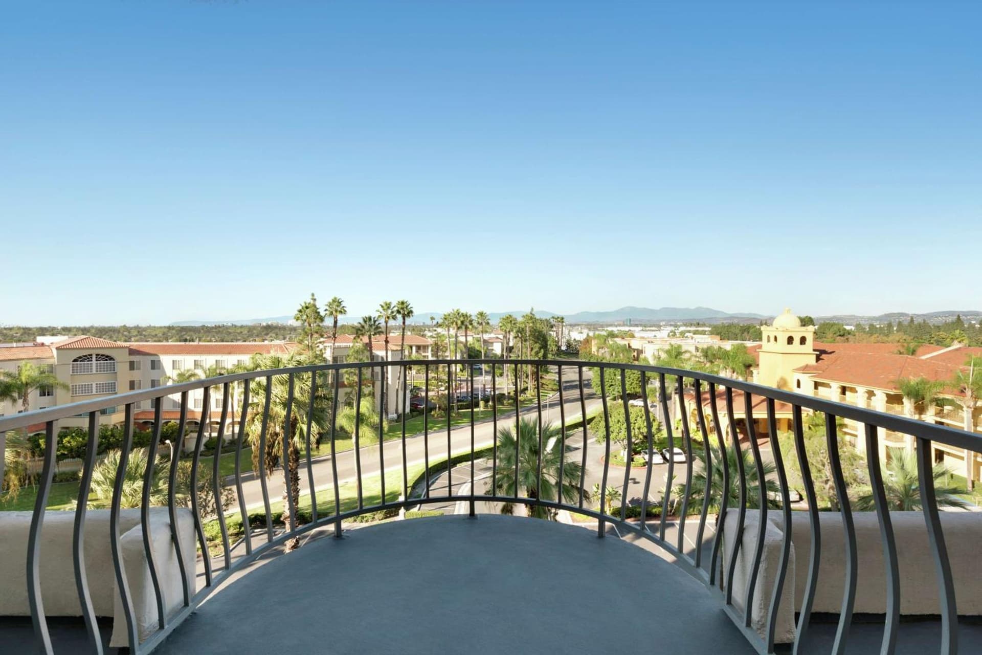 Embassy Suites by Hilton Santa Ana Orange County Airport gallery photo in Santa Ana, CA — image 13