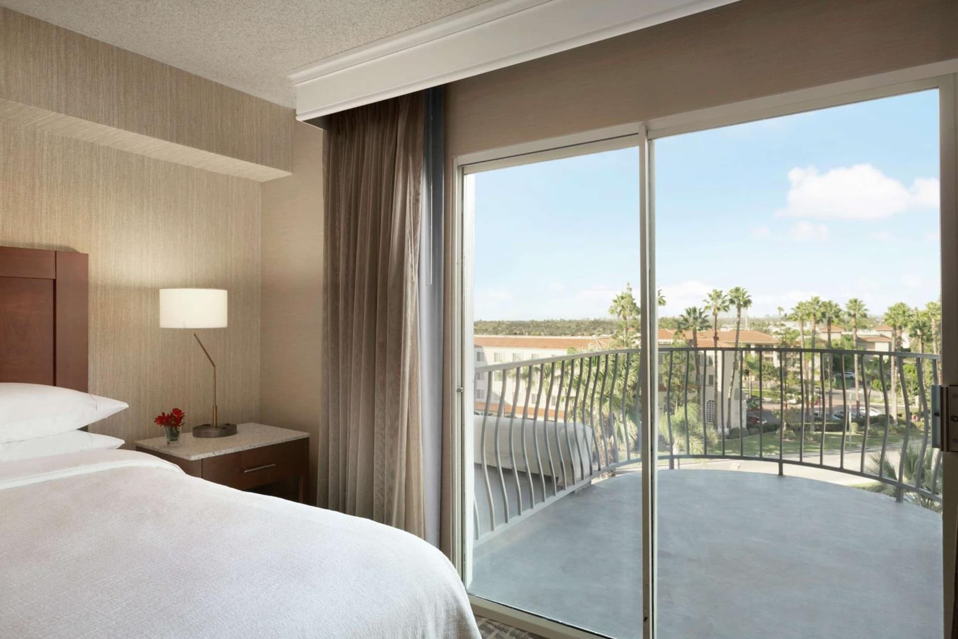 Embassy Suites by Hilton Santa Ana Orange County Airport gallery photo in Santa Ana, CA — image 21