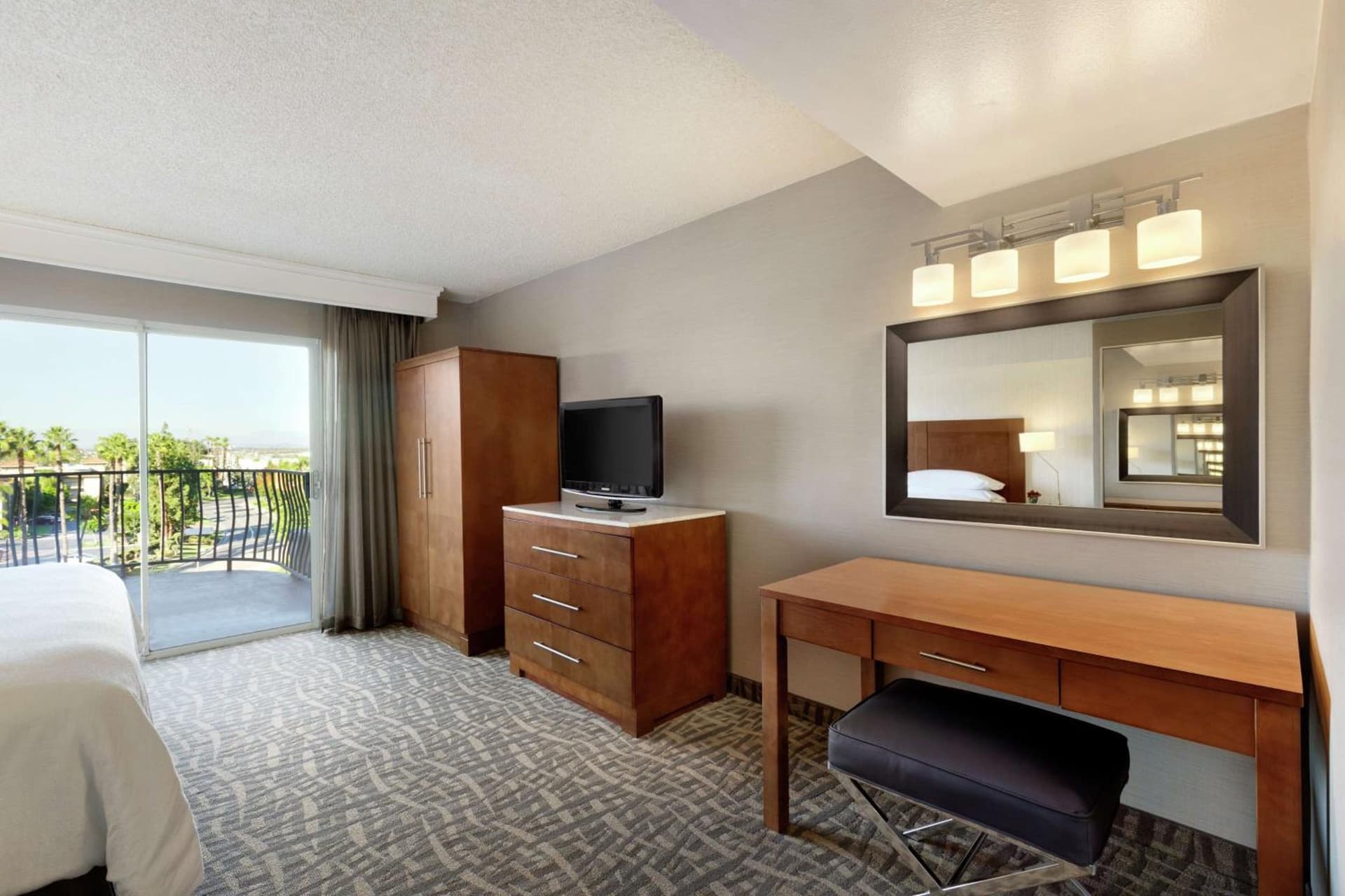 Embassy Suites by Hilton Santa Ana Orange County Airport gallery photo in Santa Ana, CA — image 42