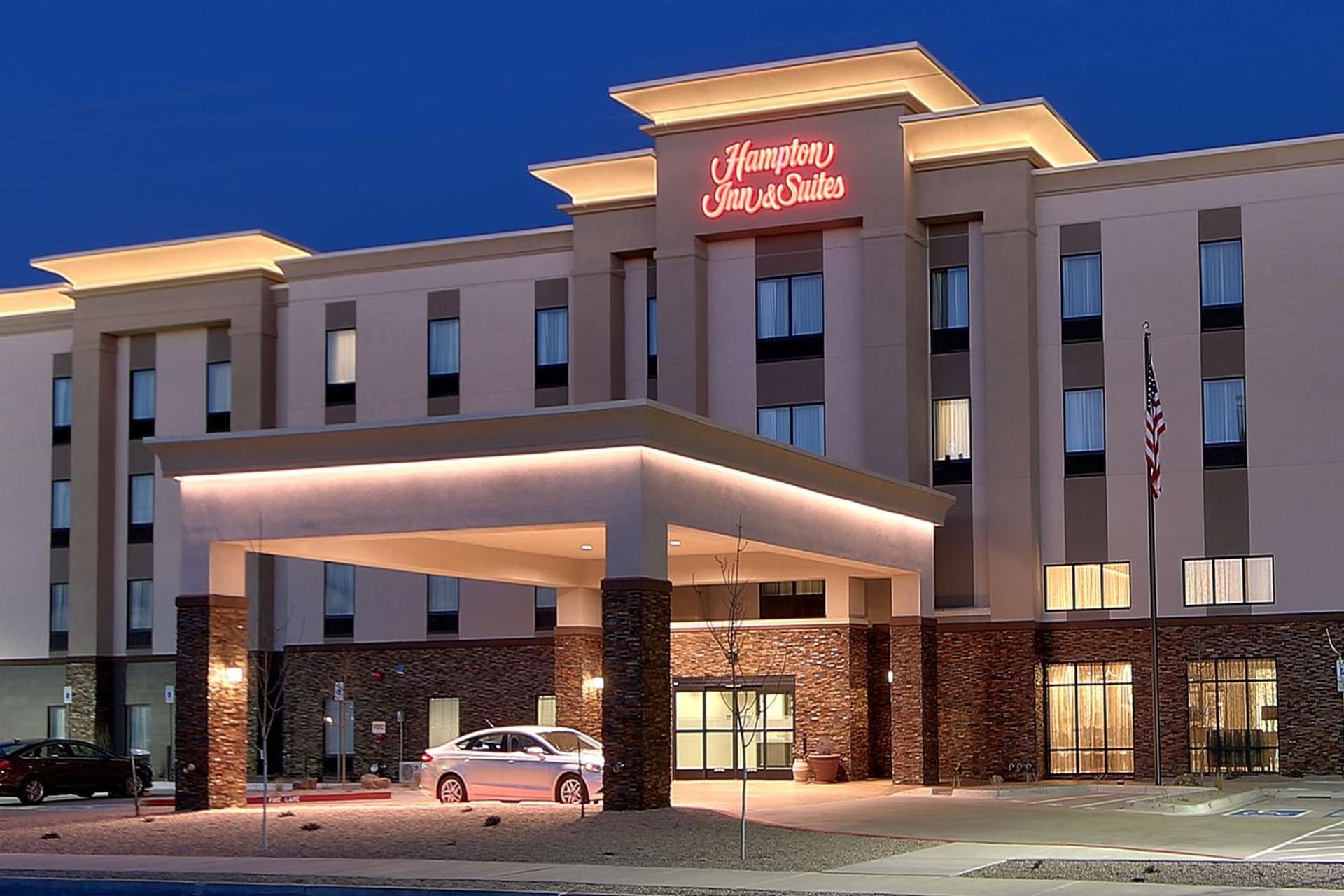 Hampton Inn & Suites Albuquerque Airport interior in Albuquerque, NM — gallery photo 2