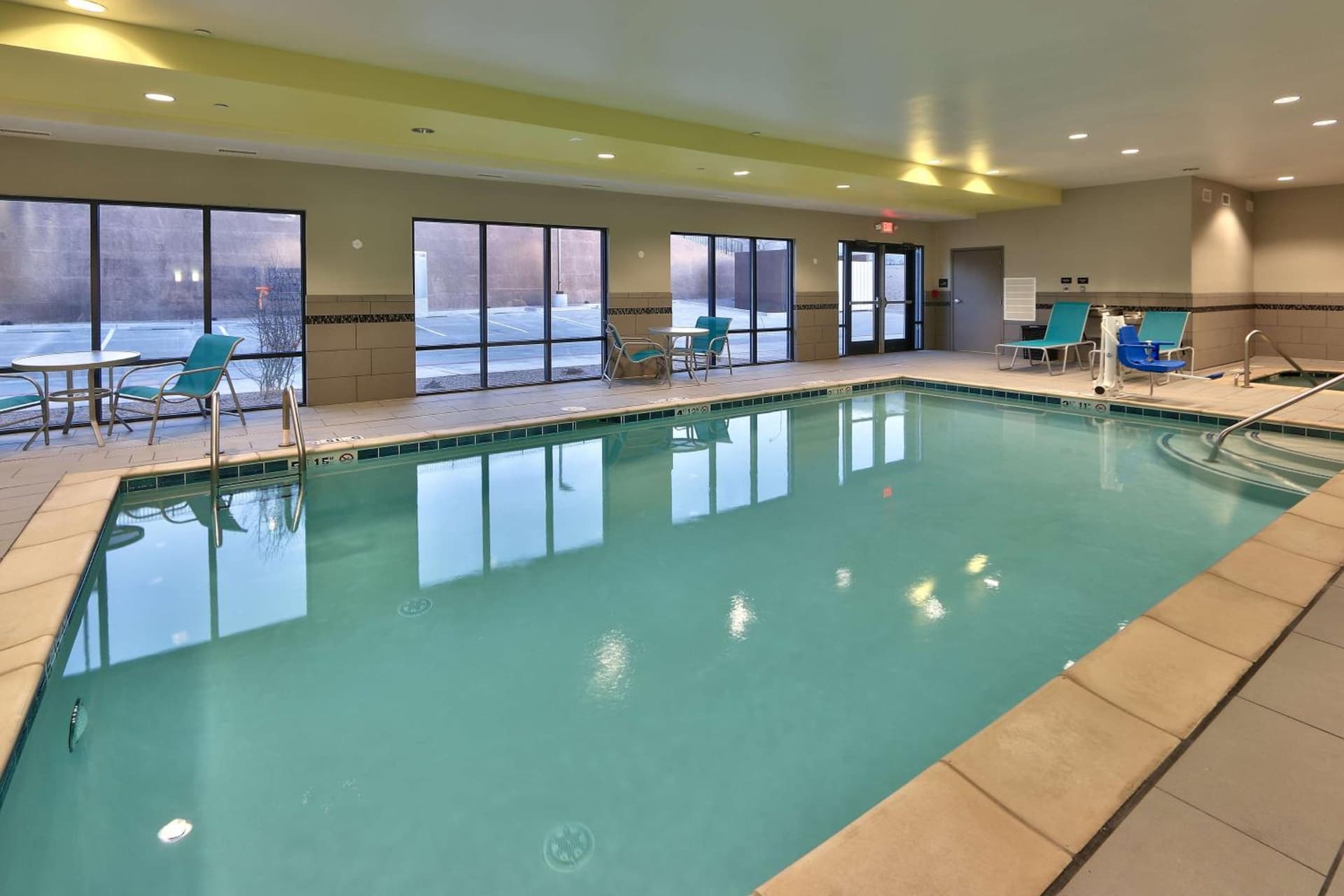 Hampton Inn & Suites Albuquerque Airport gallery photo in Albuquerque, NM — image 7