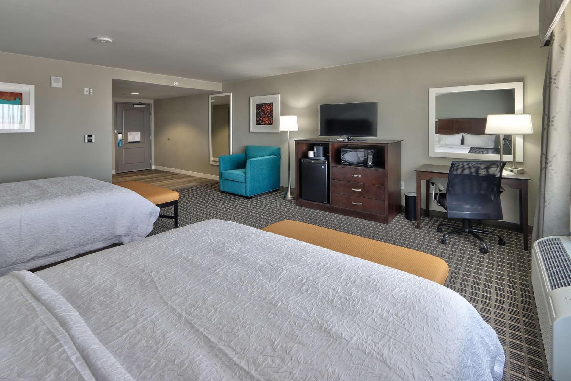 Hampton Inn & Suites Albuquerque Airport gallery photo in Albuquerque, NM — image 19