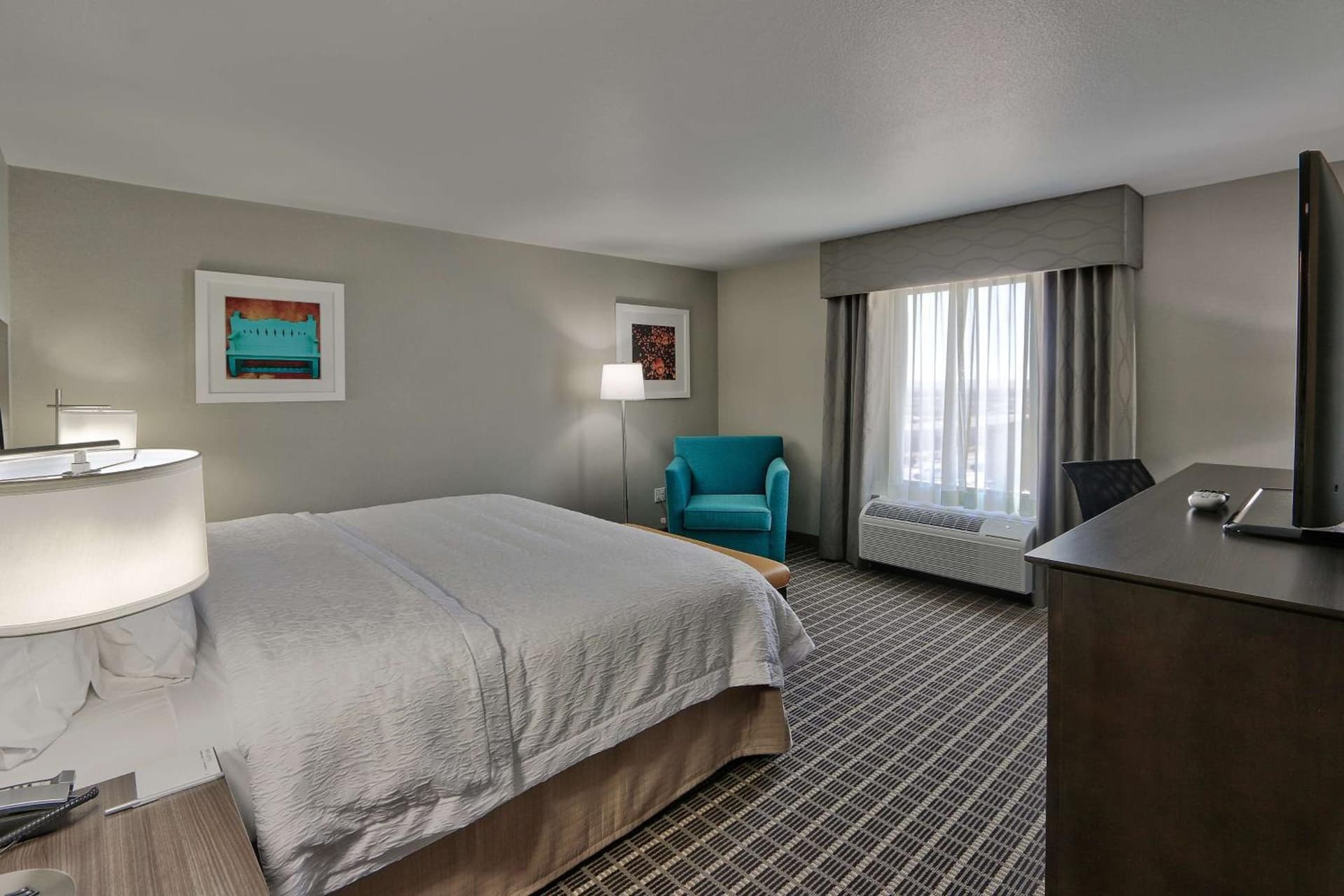 Hampton Inn & Suites Albuquerque Airport gallery photo in Albuquerque, NM — image 32