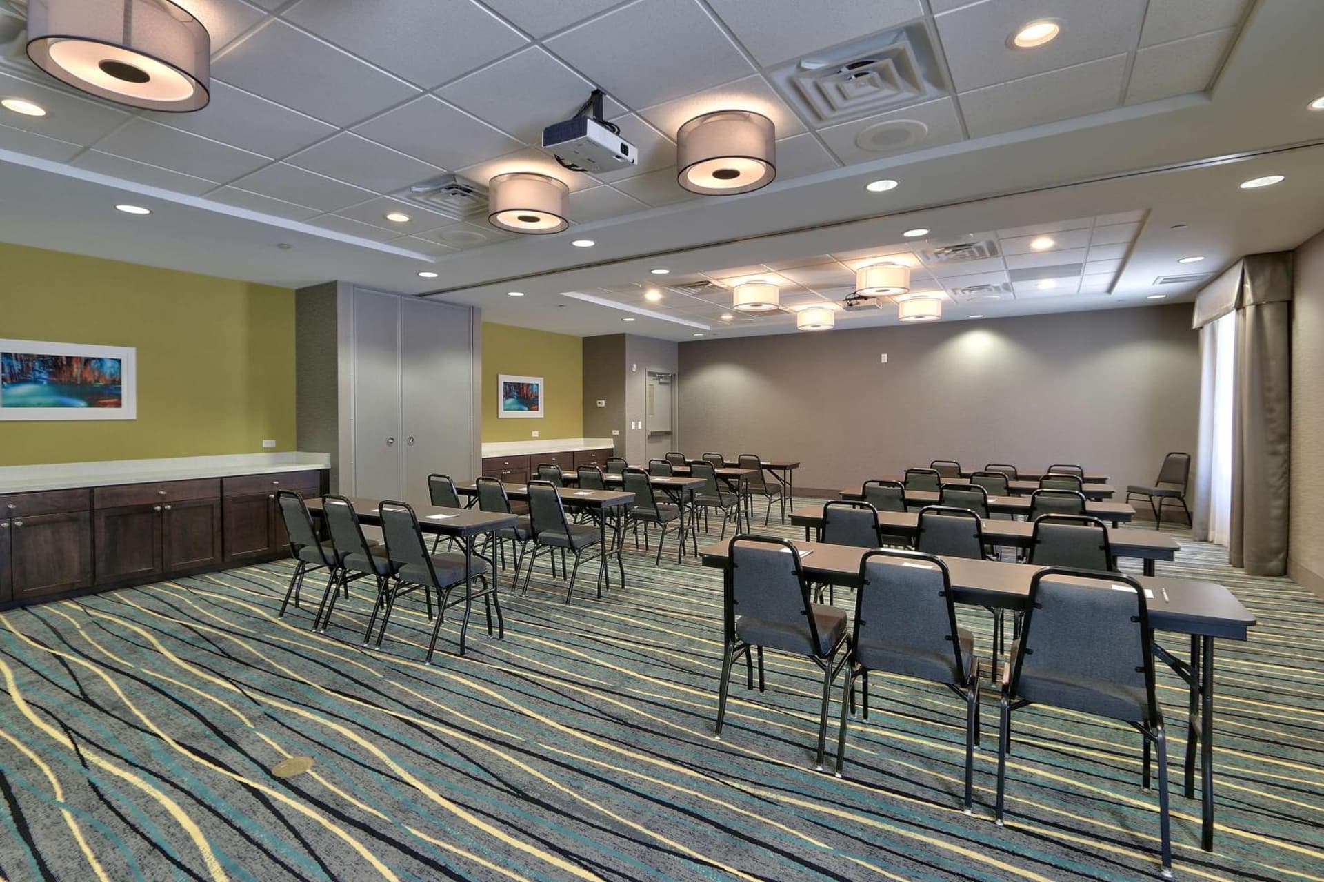 Hampton Inn & Suites Albuquerque Airport gallery photo in Albuquerque, NM — image 21