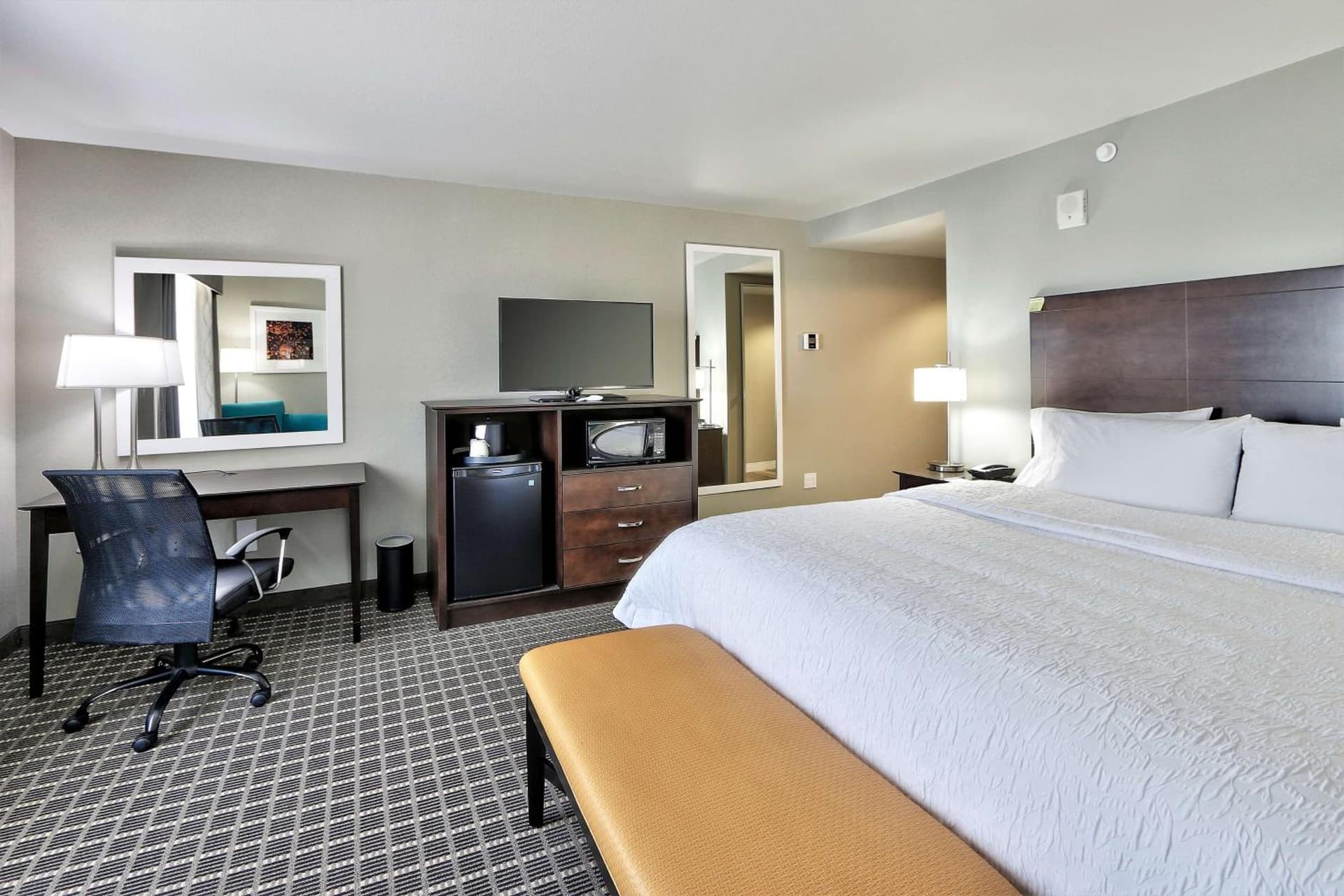 Hampton Inn & Suites Albuquerque Airport gallery photo in Albuquerque, NM — image 34