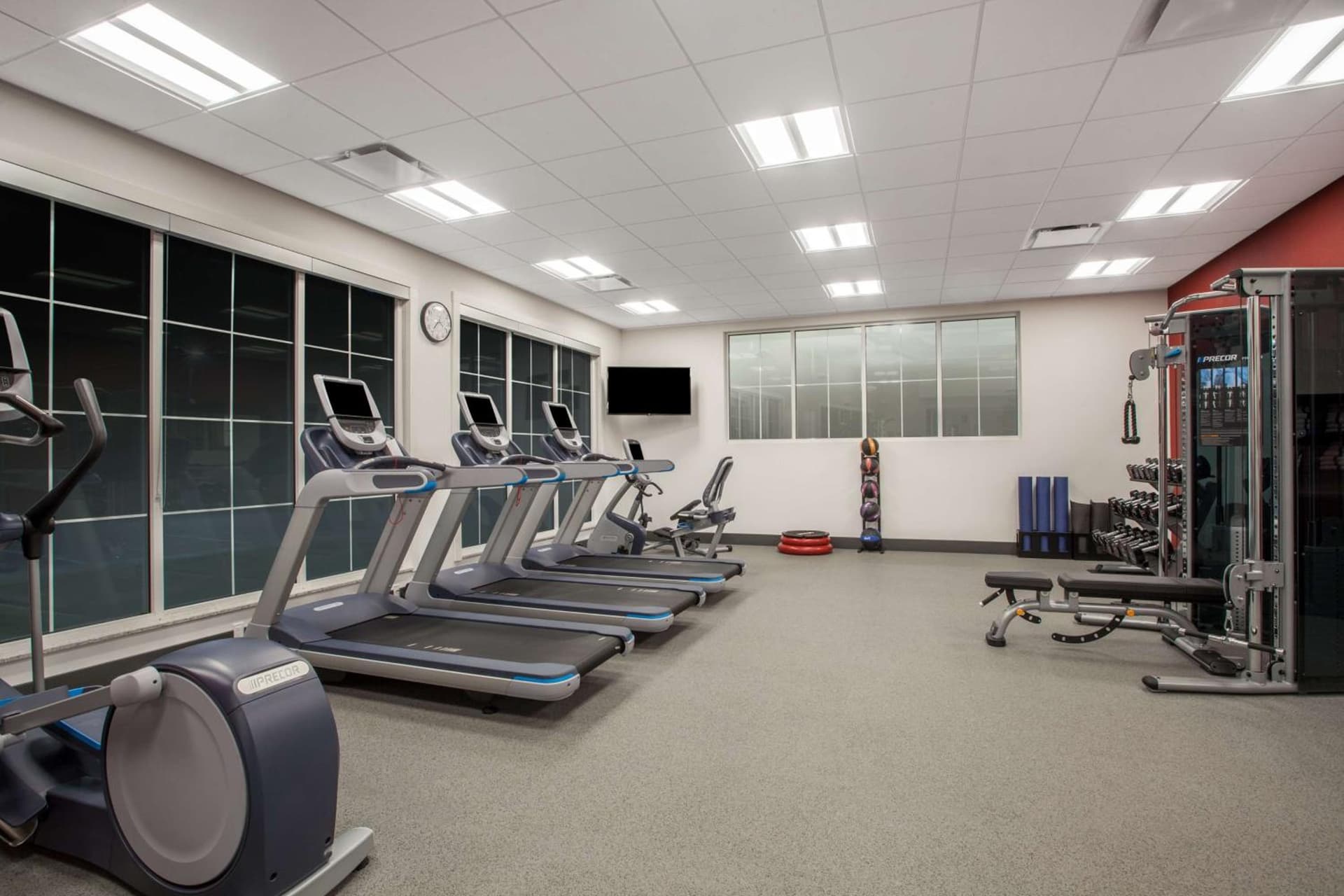 Homewood Suites By Hilton Saratoga Springs gallery photo in Saratoga Springs, NY — image 5