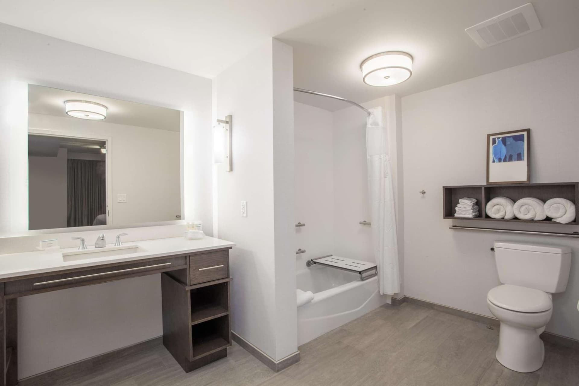 Homewood Suites By Hilton Saratoga Springs gallery photo in Saratoga Springs, NY — image 43
