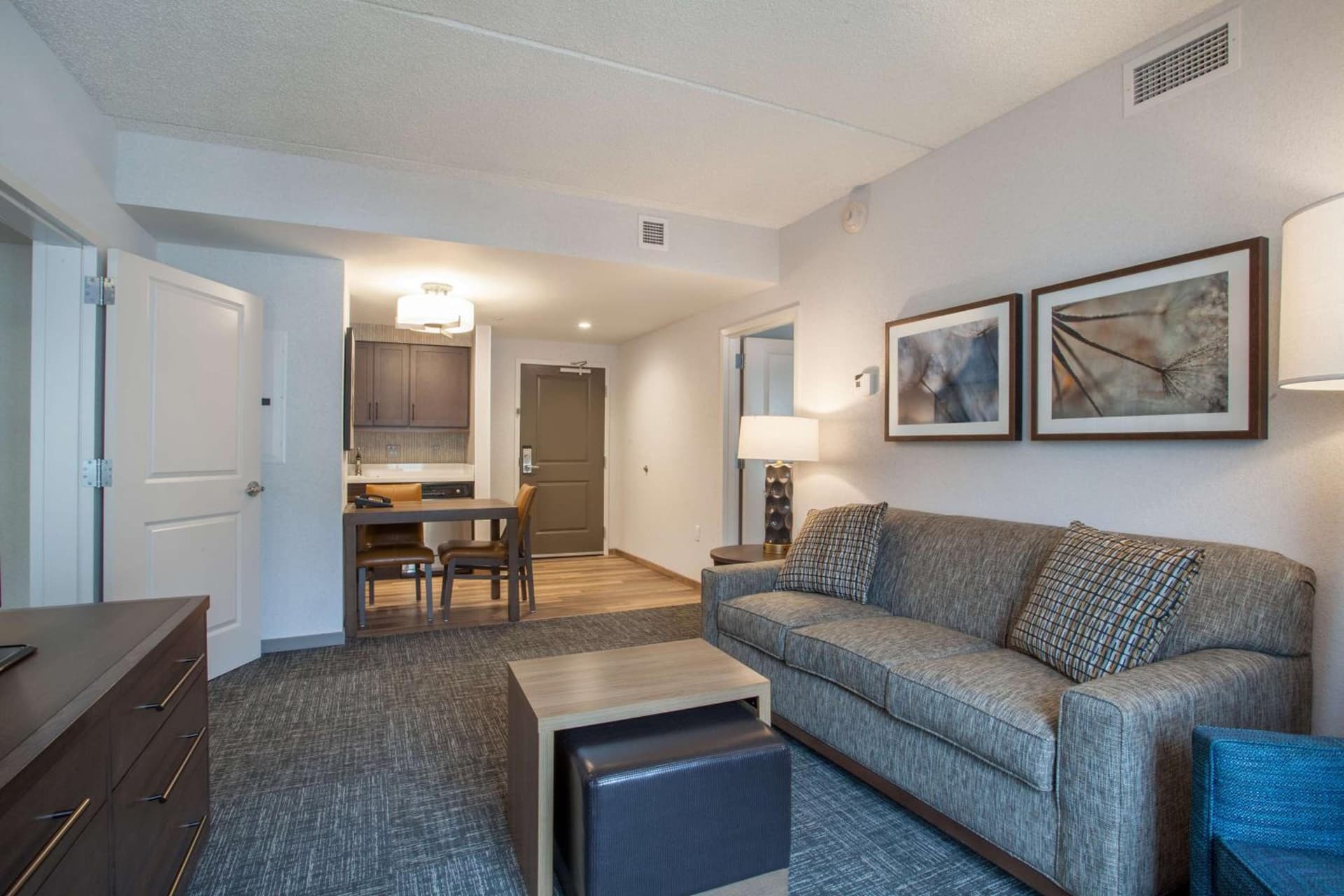 Homewood Suites By Hilton Saratoga Springs gallery photo in Saratoga Springs, NY — image 27