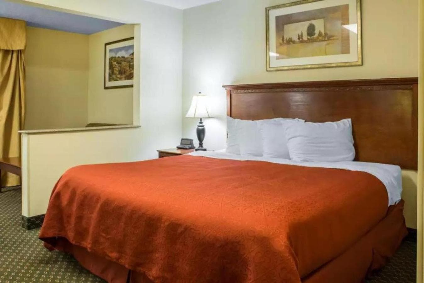 Quality Inn & Suites Sioux City Southeast interior in Sioux City, IA — gallery photo 2