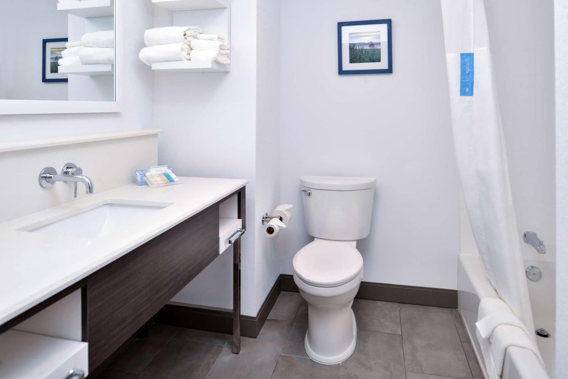 Hampton Inn Cedar Falls Downtown, Ia gallery photo in Cedar Falls, IA — image 5