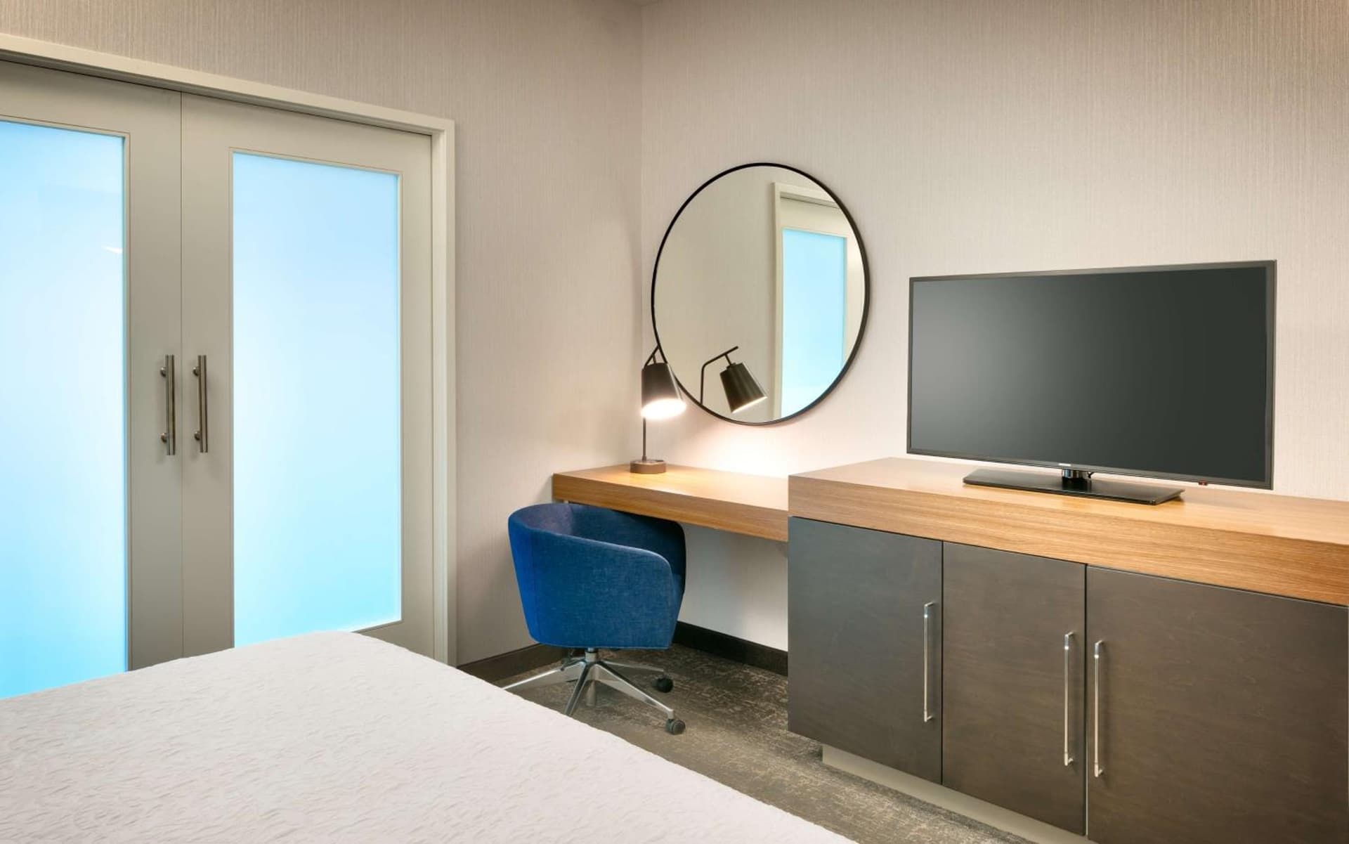 Hampton Inn & Suites Anaheim Resort Convention Center gallery photo in Anaheim, CA — image 10