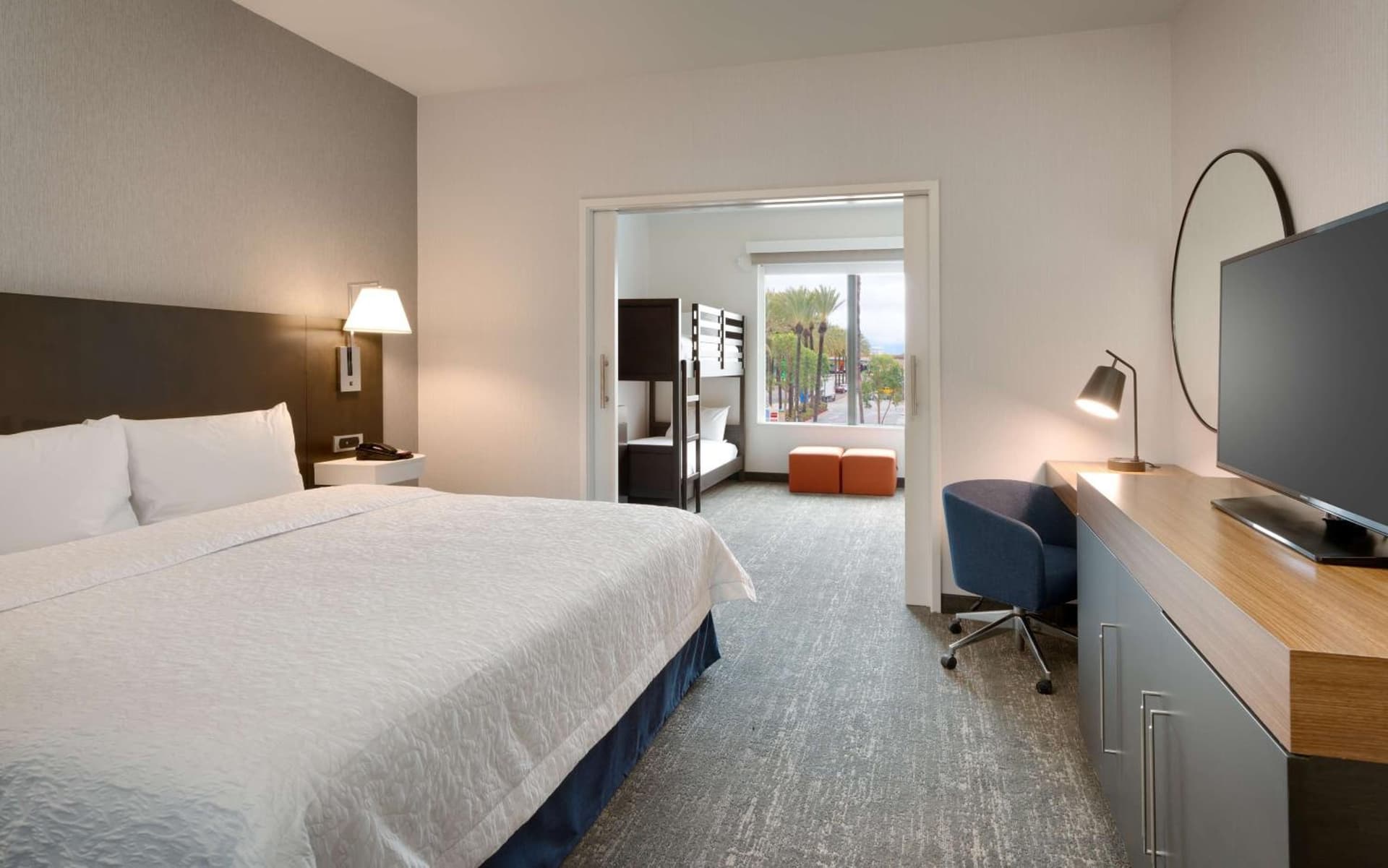 Hampton Inn & Suites Anaheim Resort Convention Center gallery photo in Anaheim, CA — image 28