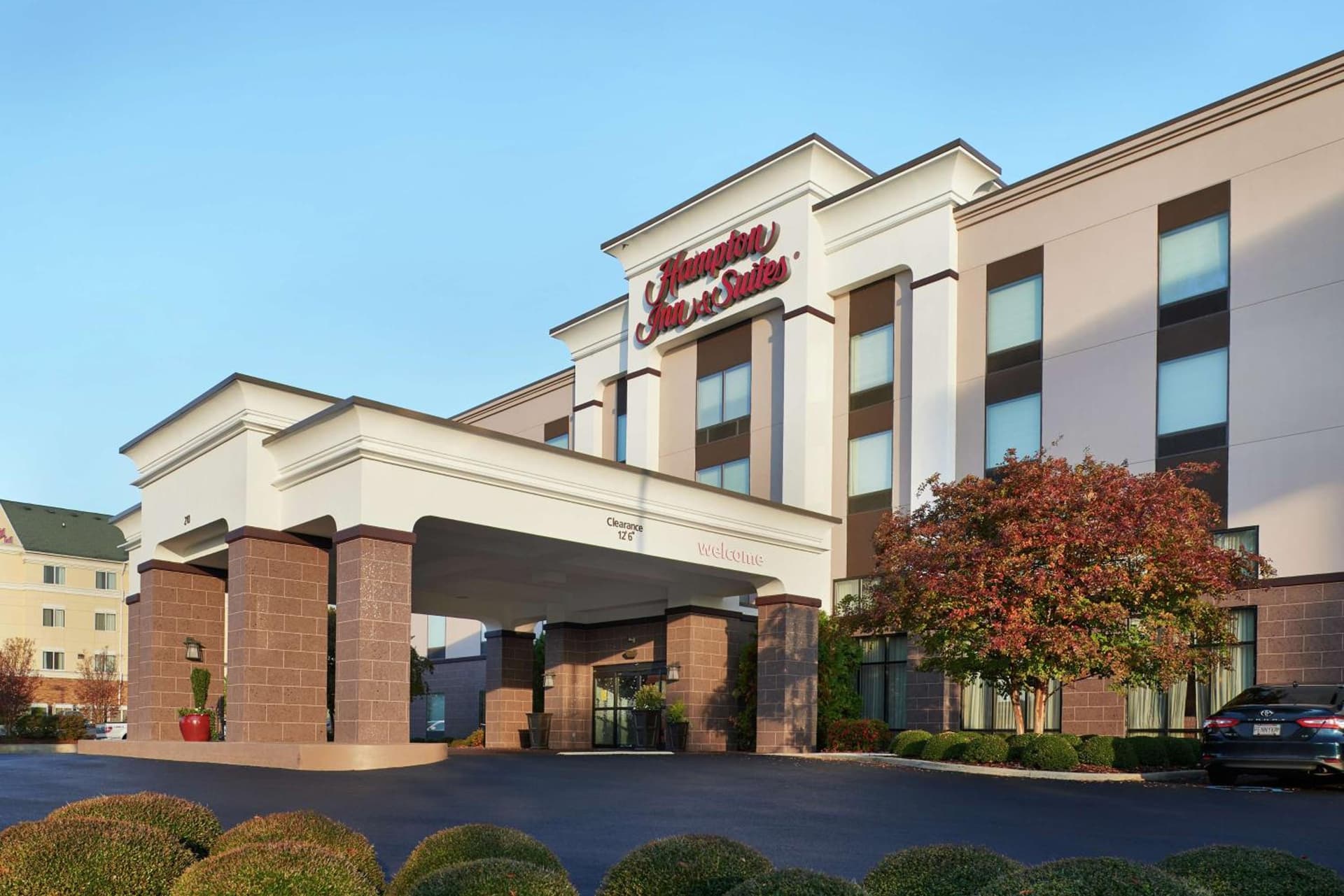 Hampton Inn & Suites Oxford-Anniston interior in Oxford, AL — gallery photo 2