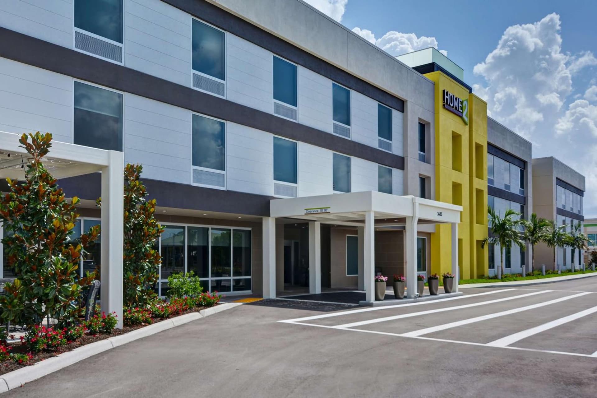 Home2 Suites By Hilton Naples I-75 Pine Ridge Road gallery photo in Naples, FL — image 4