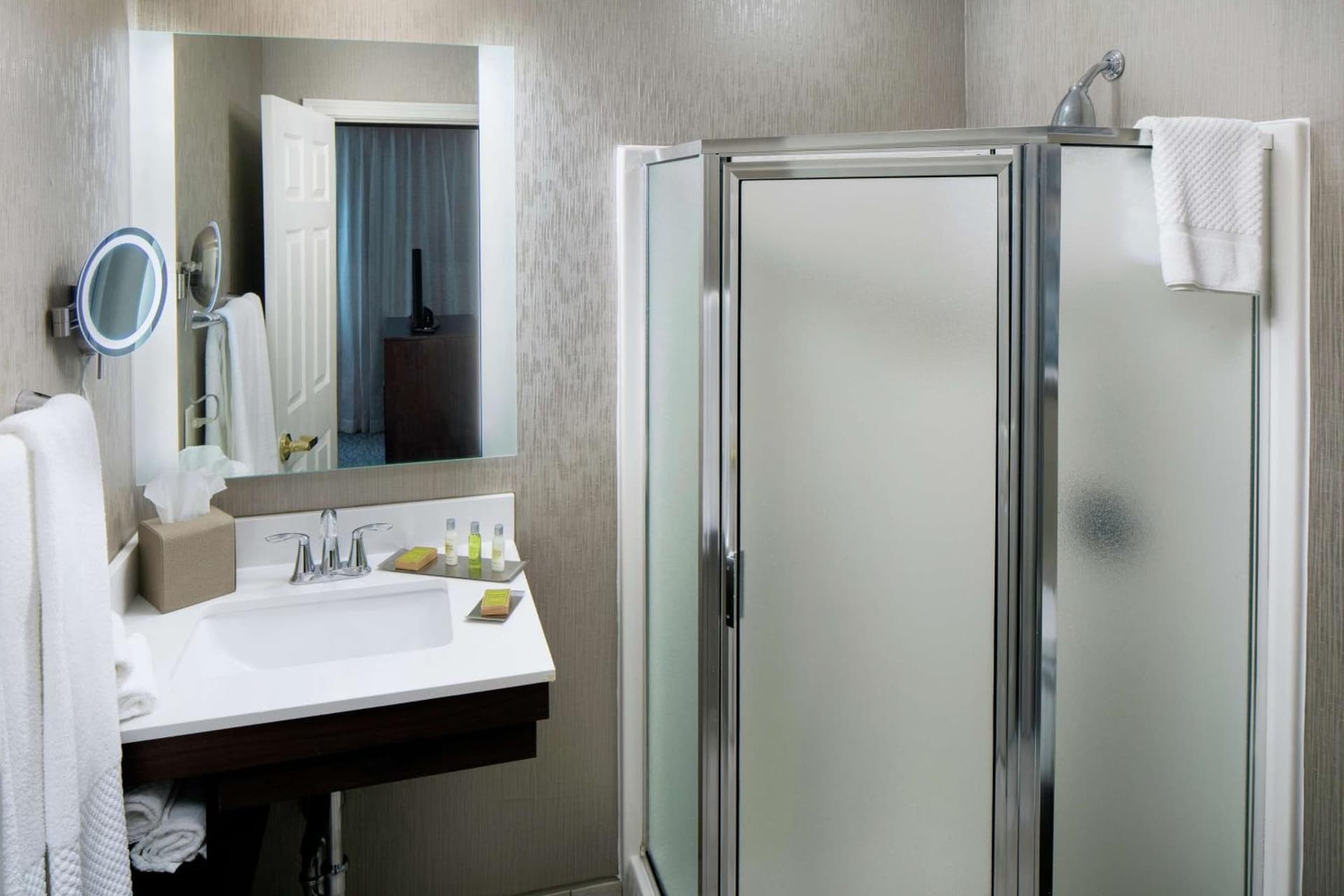 DoubleTree by Hilton Nashua gallery photo in Nashua, NH — image 37