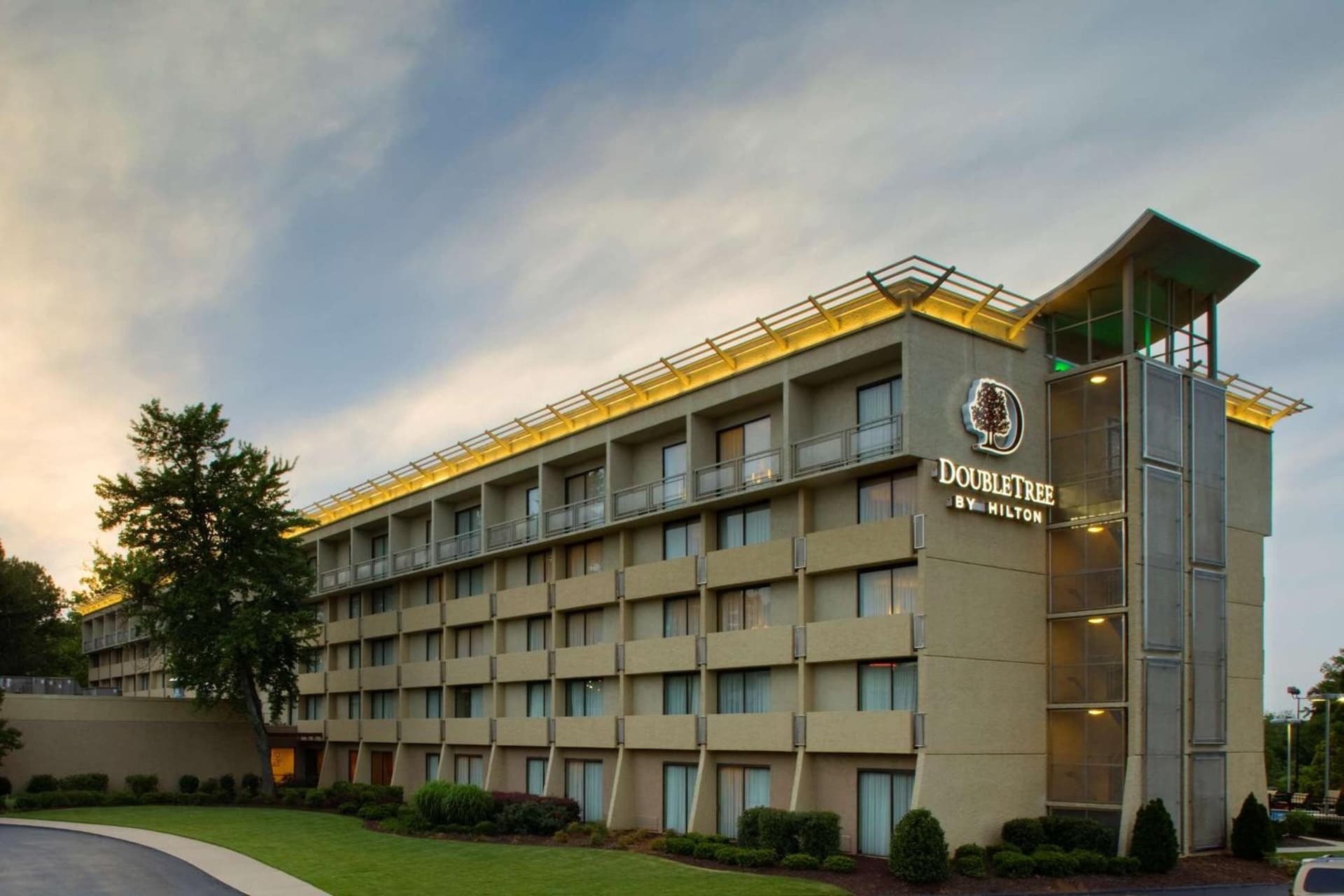 DoubleTree by Hilton Atlanta Northeast/Northlake interior in Atlanta, GA — gallery photo 2