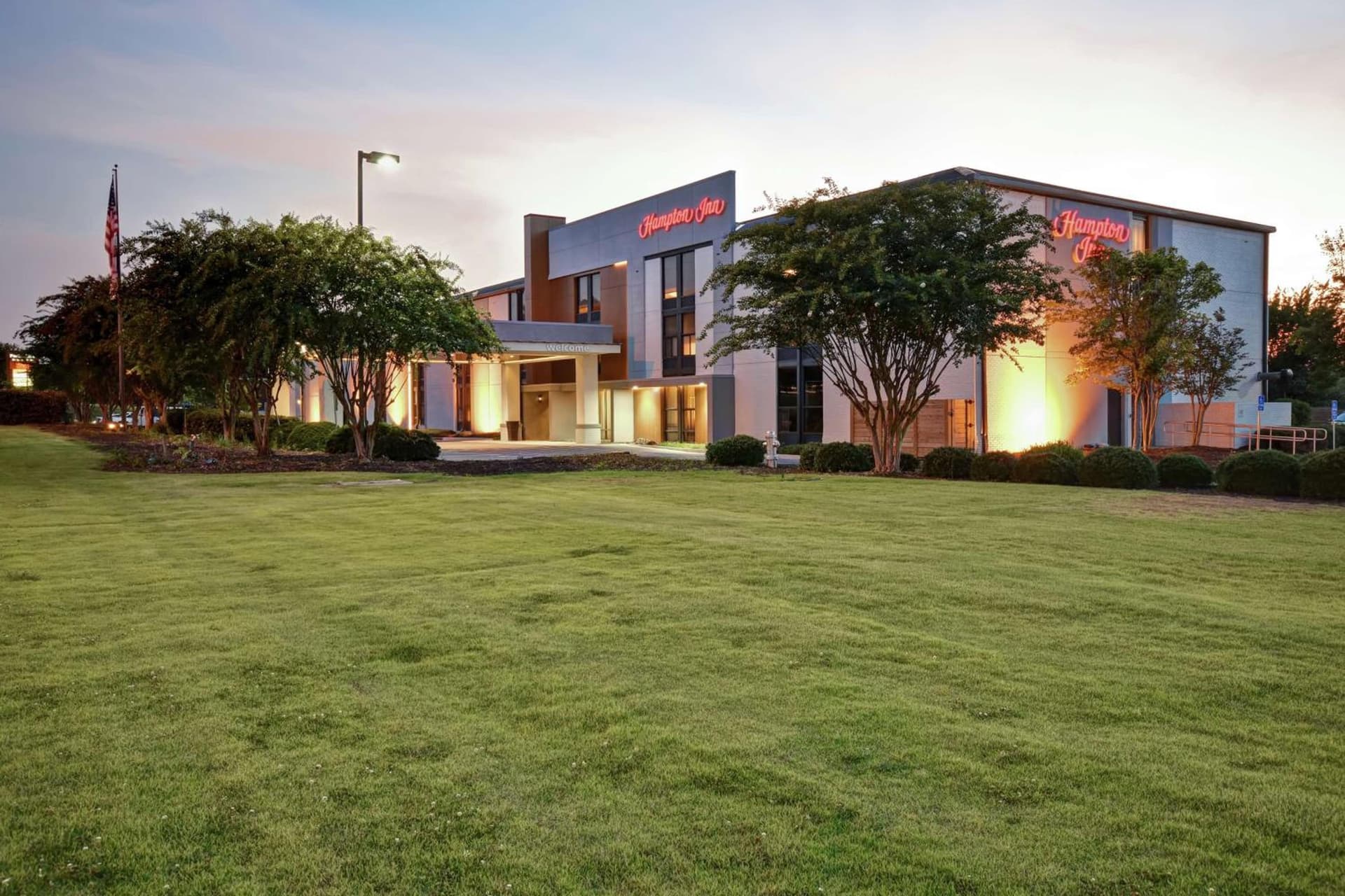 Hampton Inn Auburn featured exterior or lobby in Auburn, AL — similar hotel