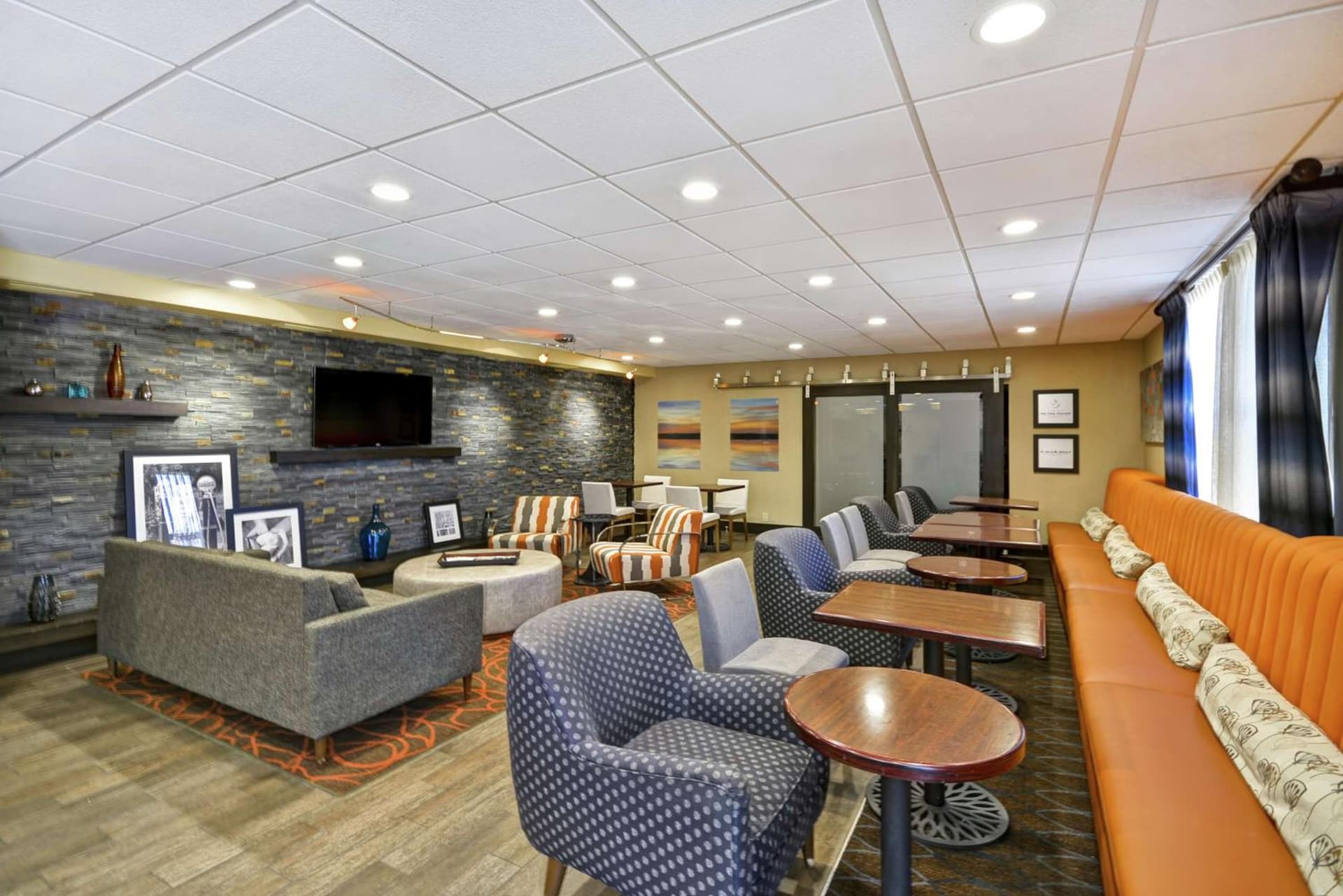 Hampton Inn Auburn property views in Auburn, AL — gallery photo 3